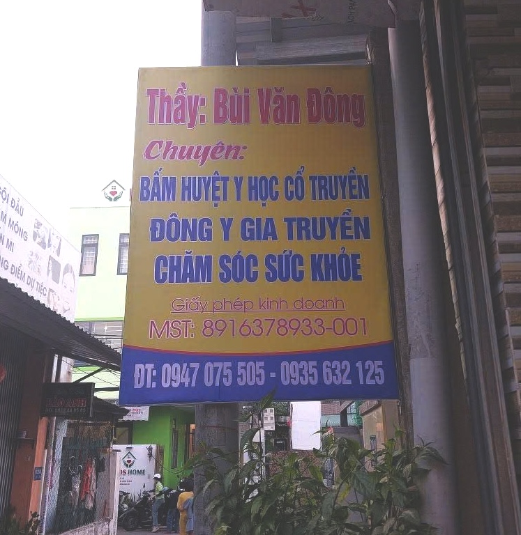 Chữa bệnh như 'Thần y': Khi thầy Đông bấm huyệt - Ảnh 1.
