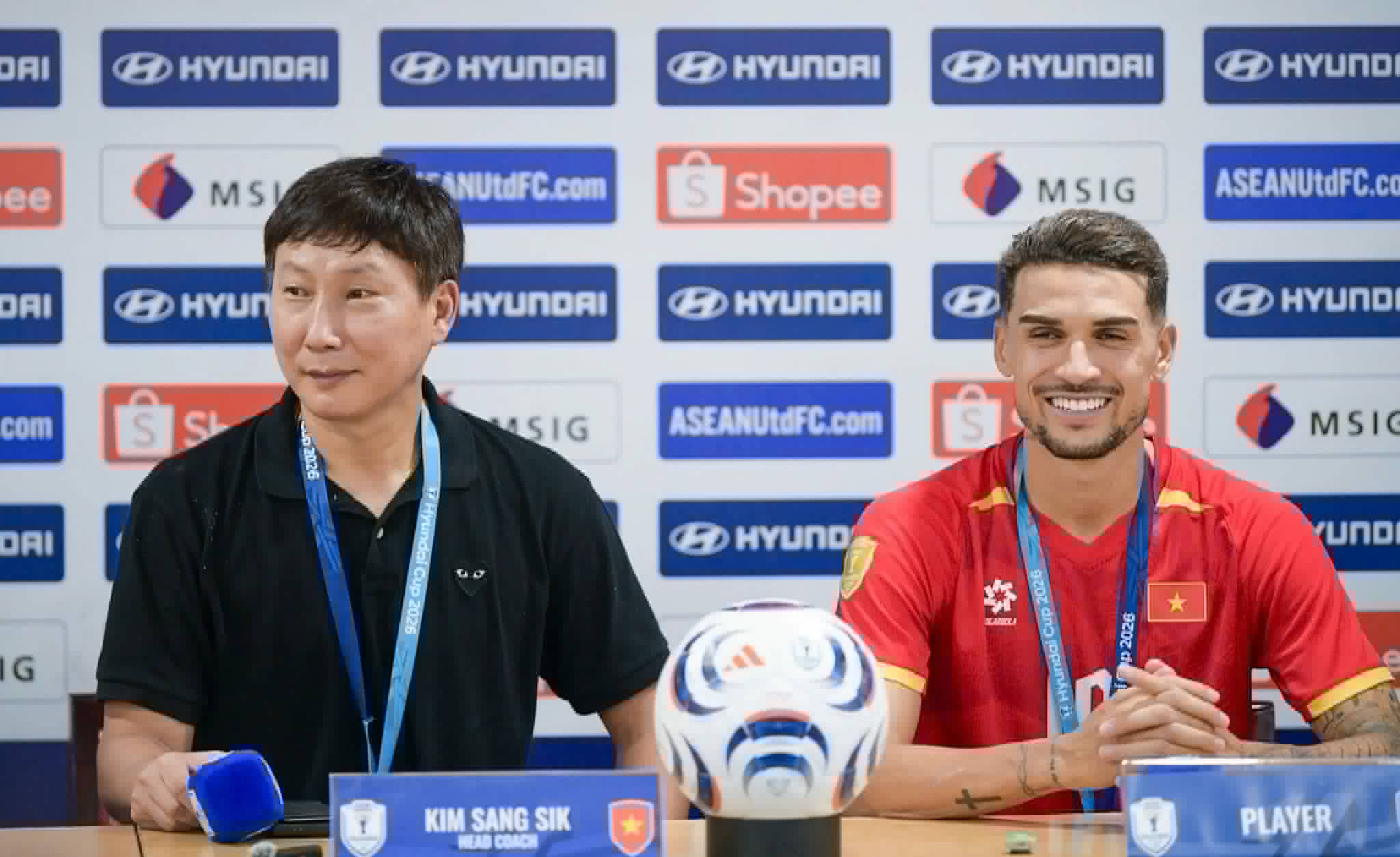 HLV Kim Sang Sik: 'Có thời điểm, tôi mắng các cầu thủ rất nhiều' - Ảnh 2.