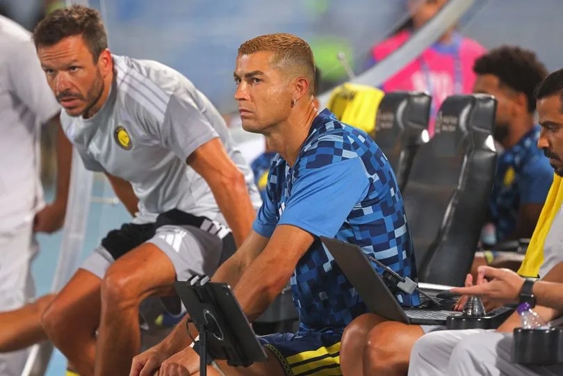 Ronaldo rời sân sau hiệp 1, Al Nassr ngược dòng không tưởng - Ảnh 1.