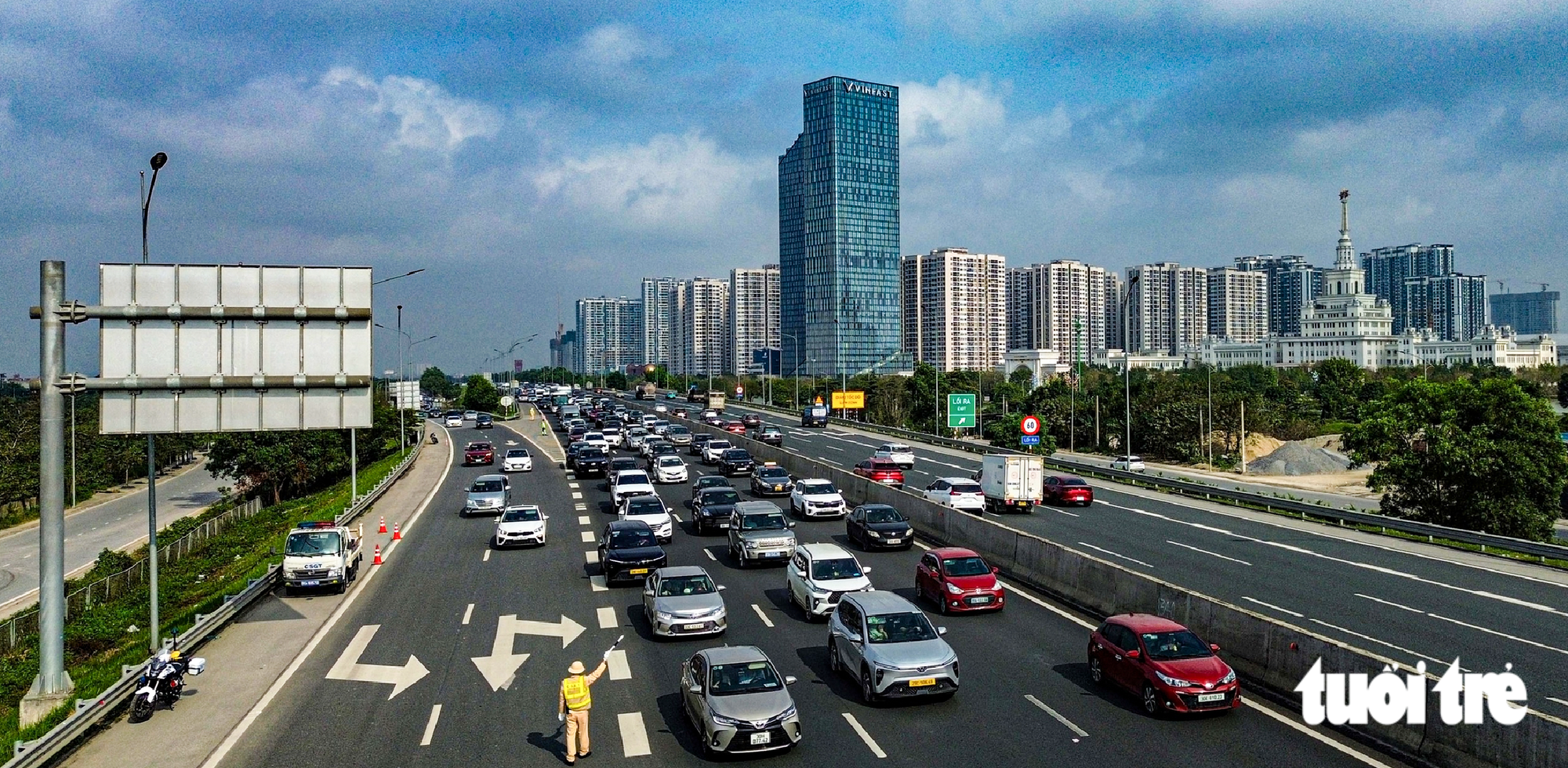 Nghỉ lễ Quốc khánh 5 ngày dự báo lượng xe tăng cao đột biến, mgười dân cần lưu ý gì trước khi di chuyển? - Ảnh 1.