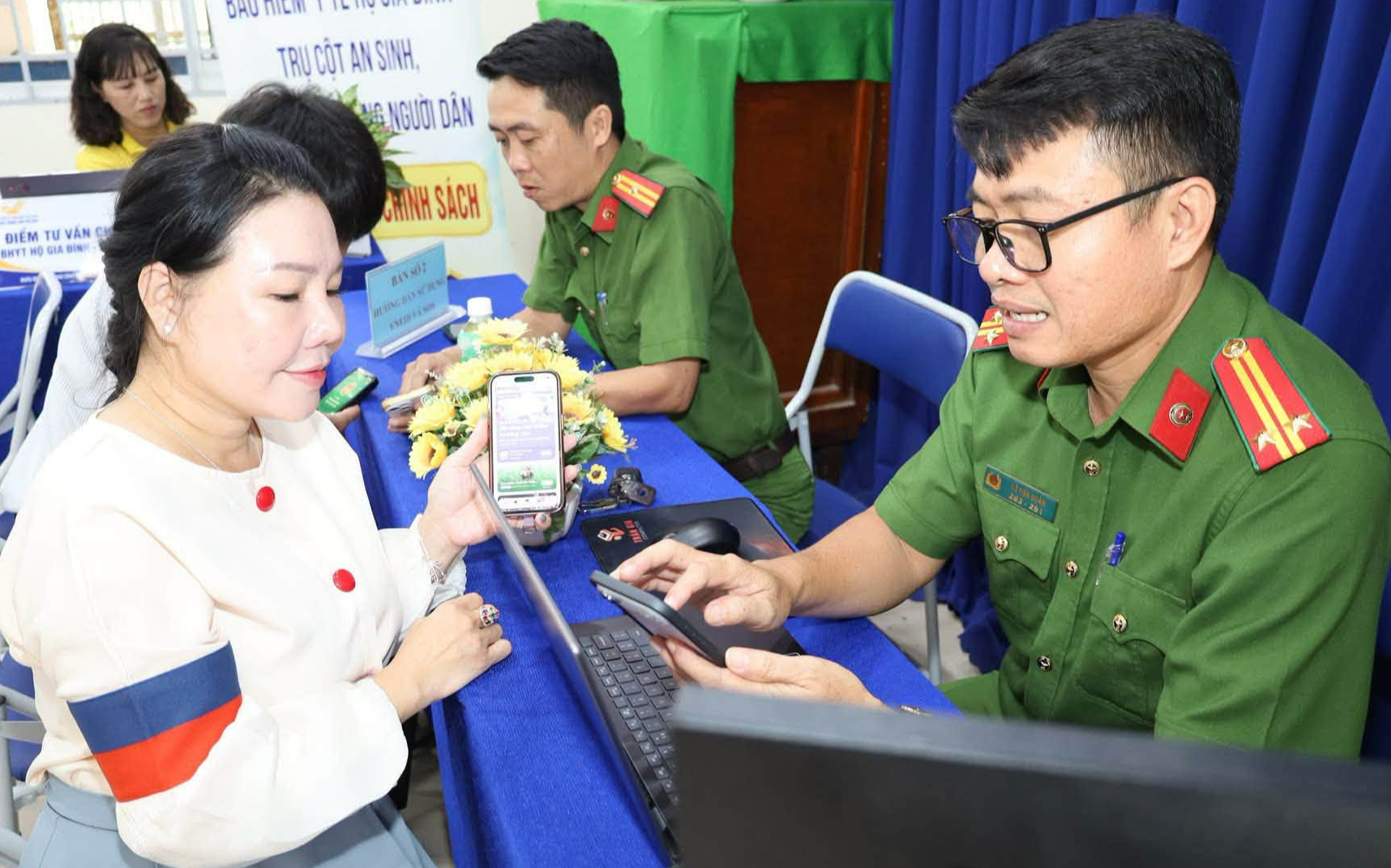 Hỗ trợ cộng đồng trực tuyến tại Long Bình nâng cao kỹ năng số cho người dân 2026 - Ảnh 1.