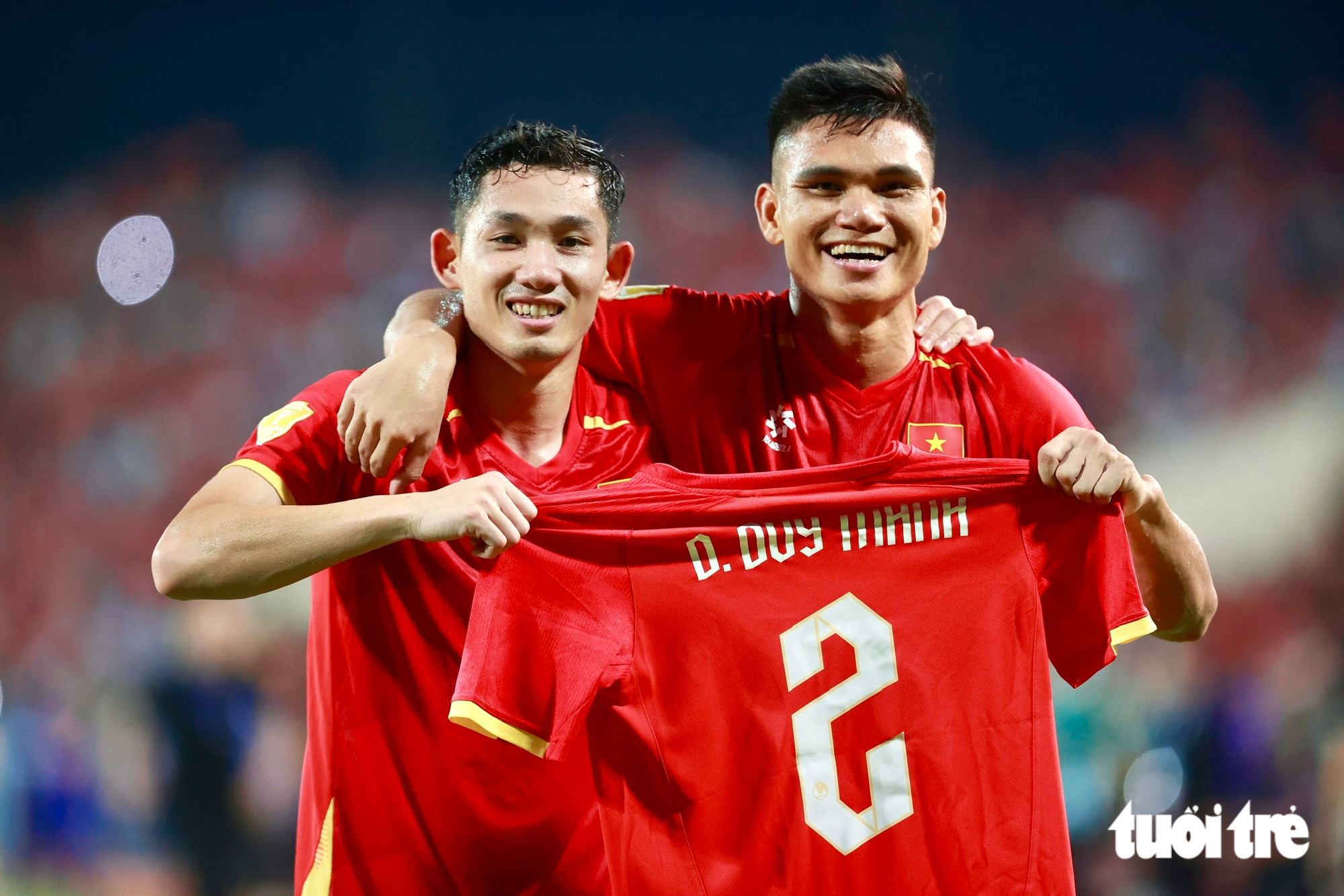 Khoảnh khắc nâng cúp vô địch ASEAN Cup 2026 của tuyển Việt Nam - Ảnh 15.