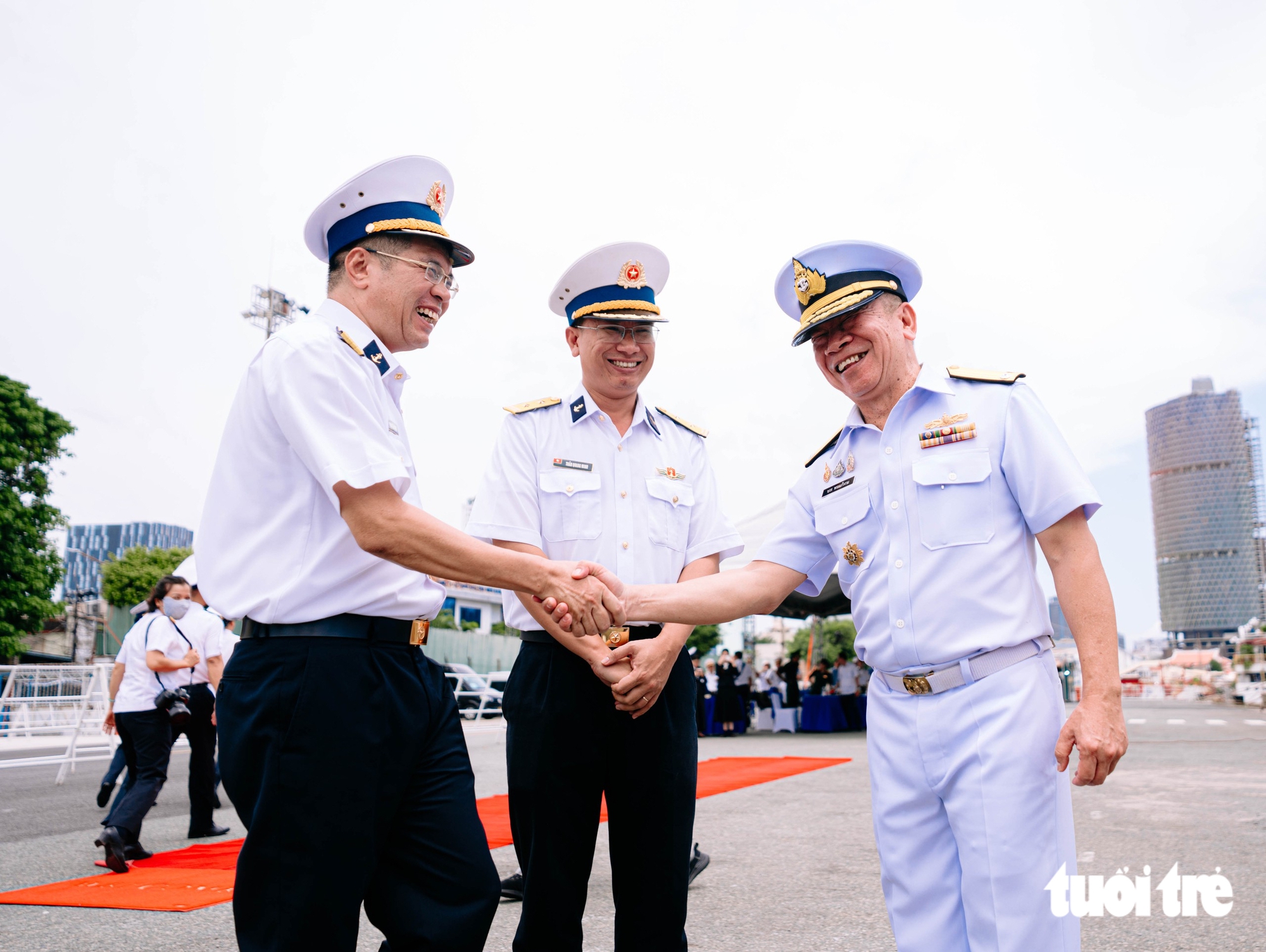 Tàu hộ vệ tên lửa Thái Lan cập cảng Nhà Rồng nhân mốc 50 năm quan hệ hai nước - Ảnh 5.
