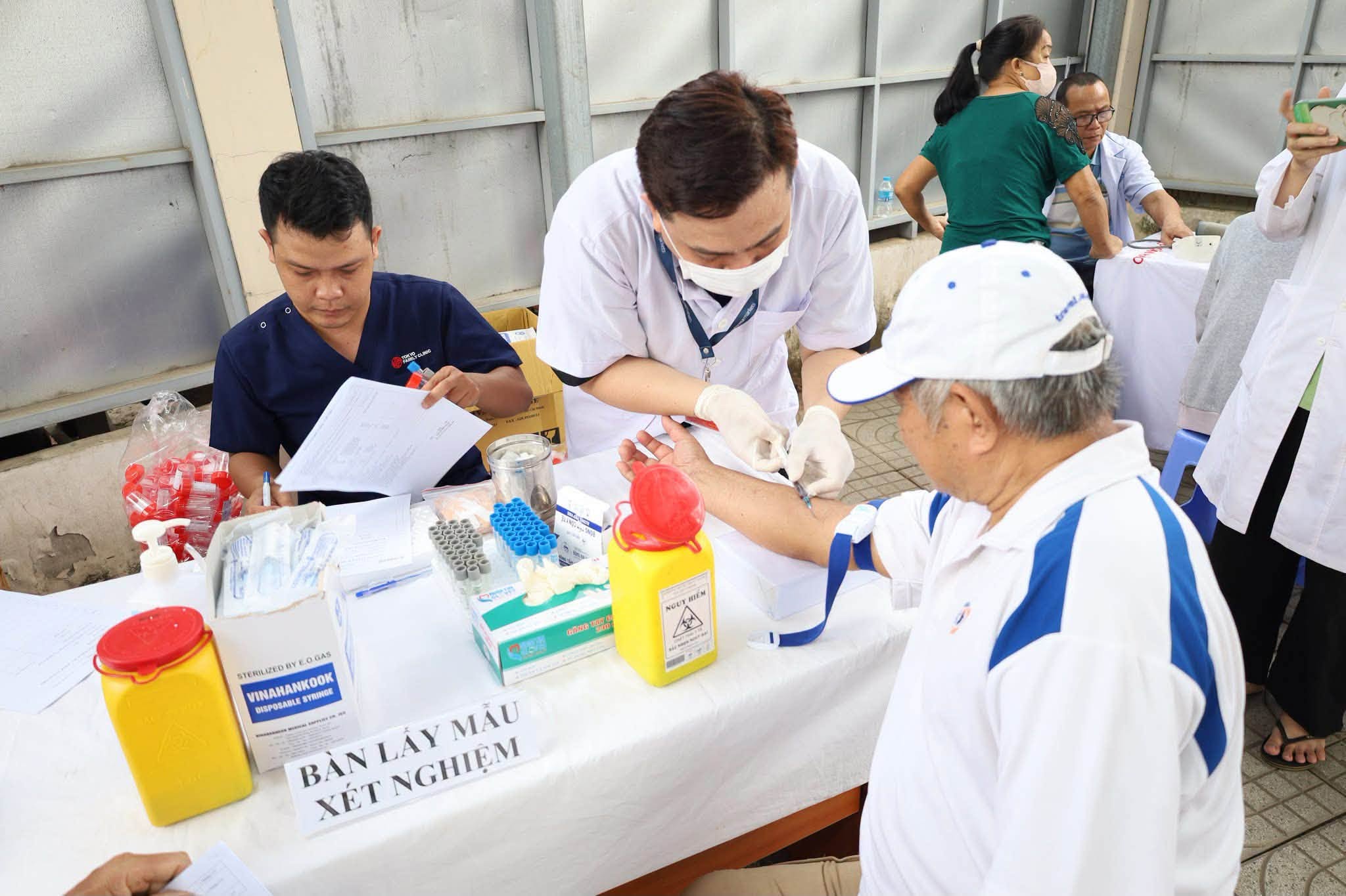 Hỗ trợ cộng đồng trực tuyến tại Long Bình nâng cao kỹ năng số cho người dân 2026 - Ảnh 4.