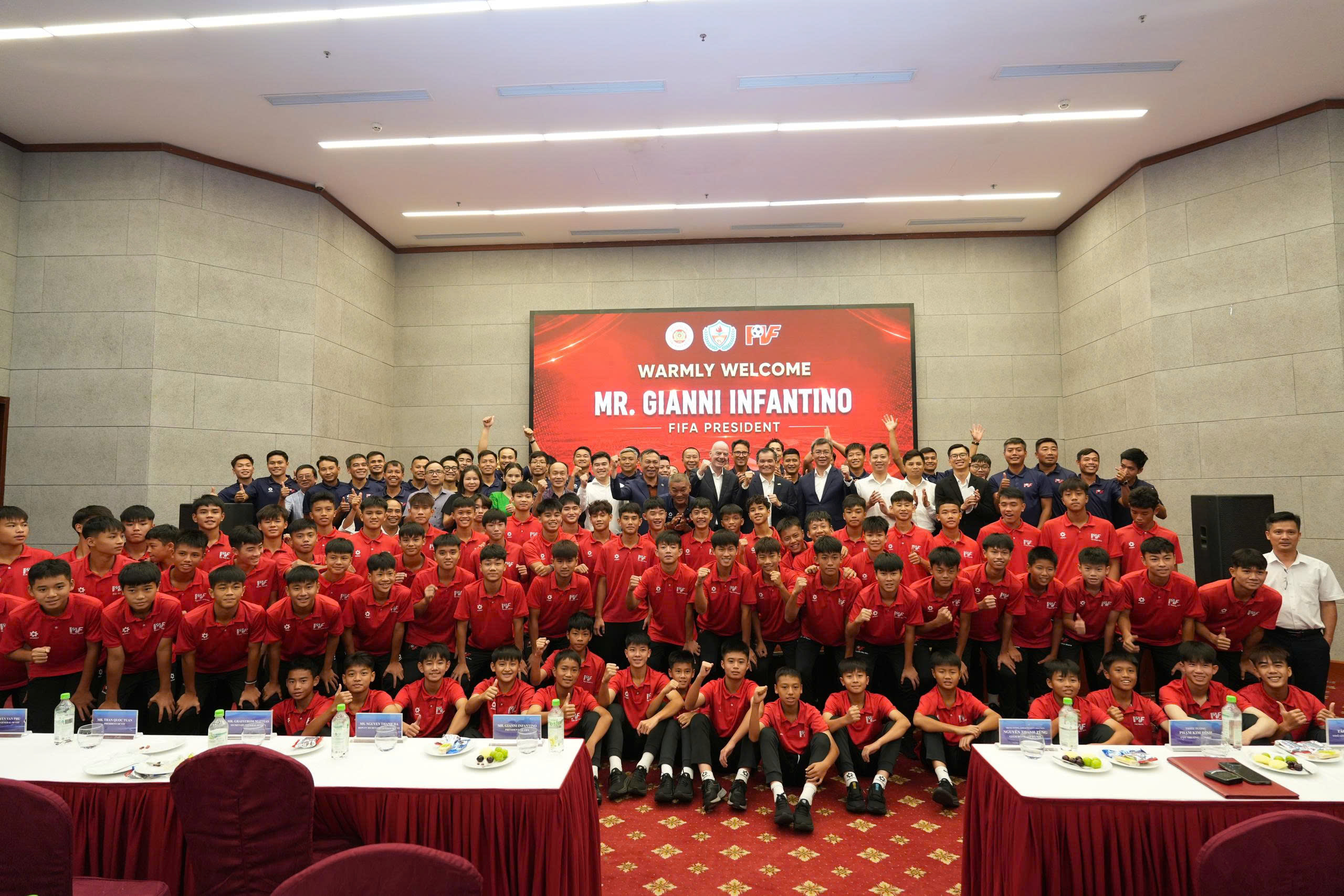 Chủ tịch FIFA thăm sân vận động 60.000 chỗ của PVF - Ảnh 4.