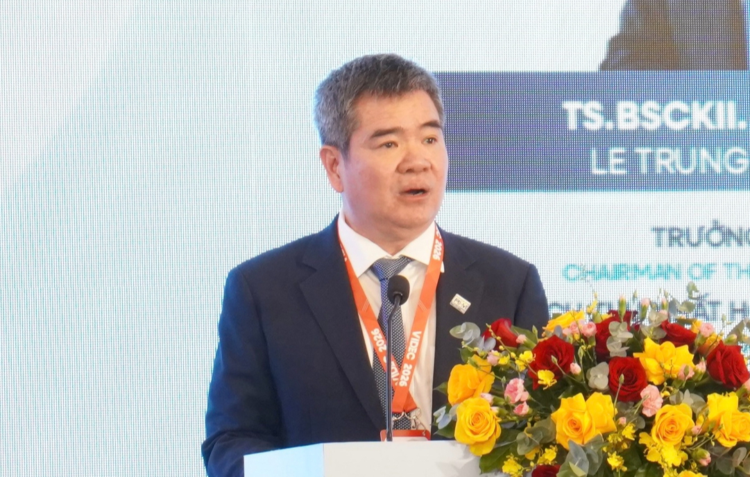 Thứ trưởng Đỗ Xuân Tuyên: Không thể để trẻ mới còn răng sữa đã phải can thiệp, điều trị - Ảnh 3.