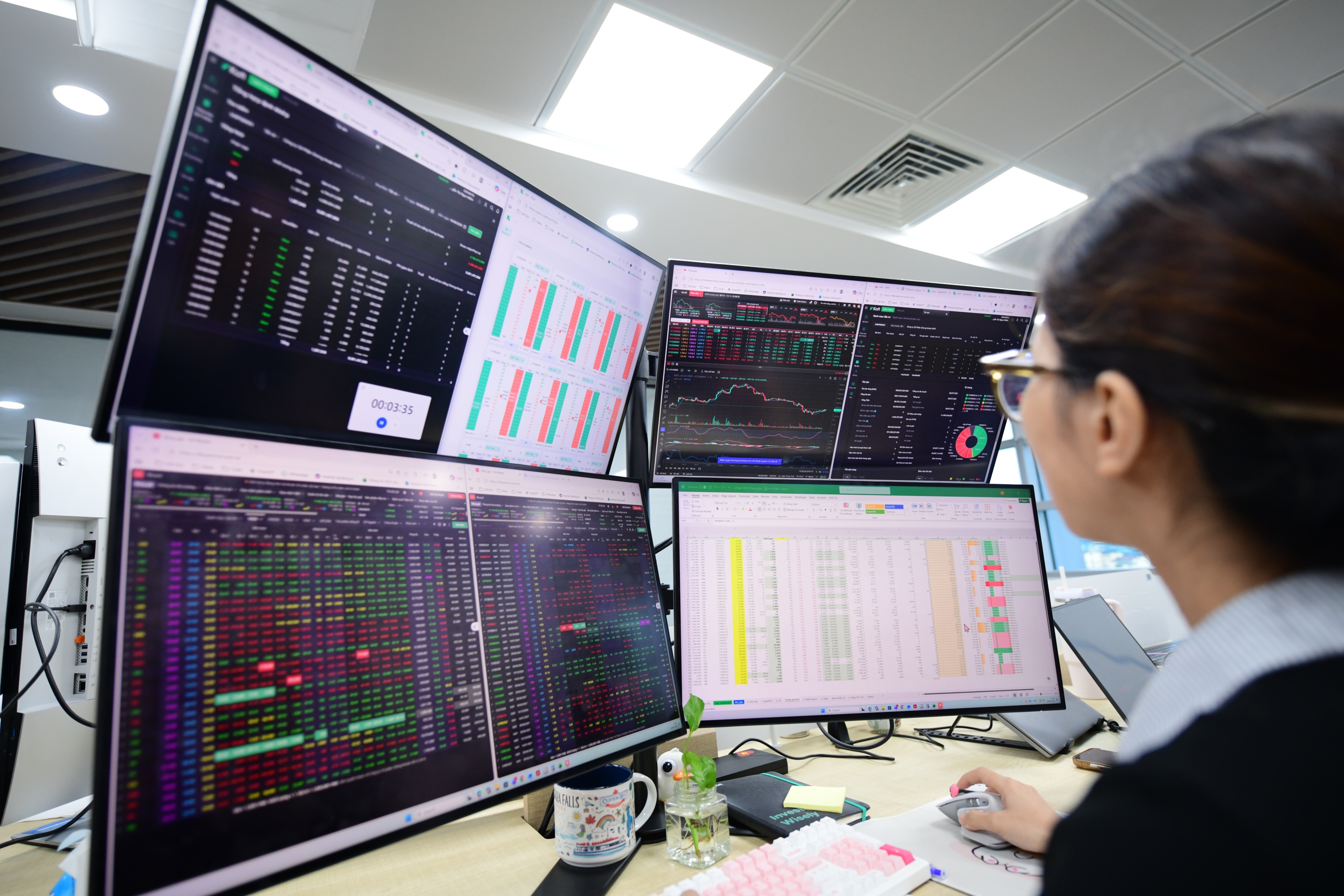 Chứng khoán 27-8: Dự báo VN-Index hướng tới 1.850 điểm, ngành điện có thông tin tích cực - Ảnh 1.