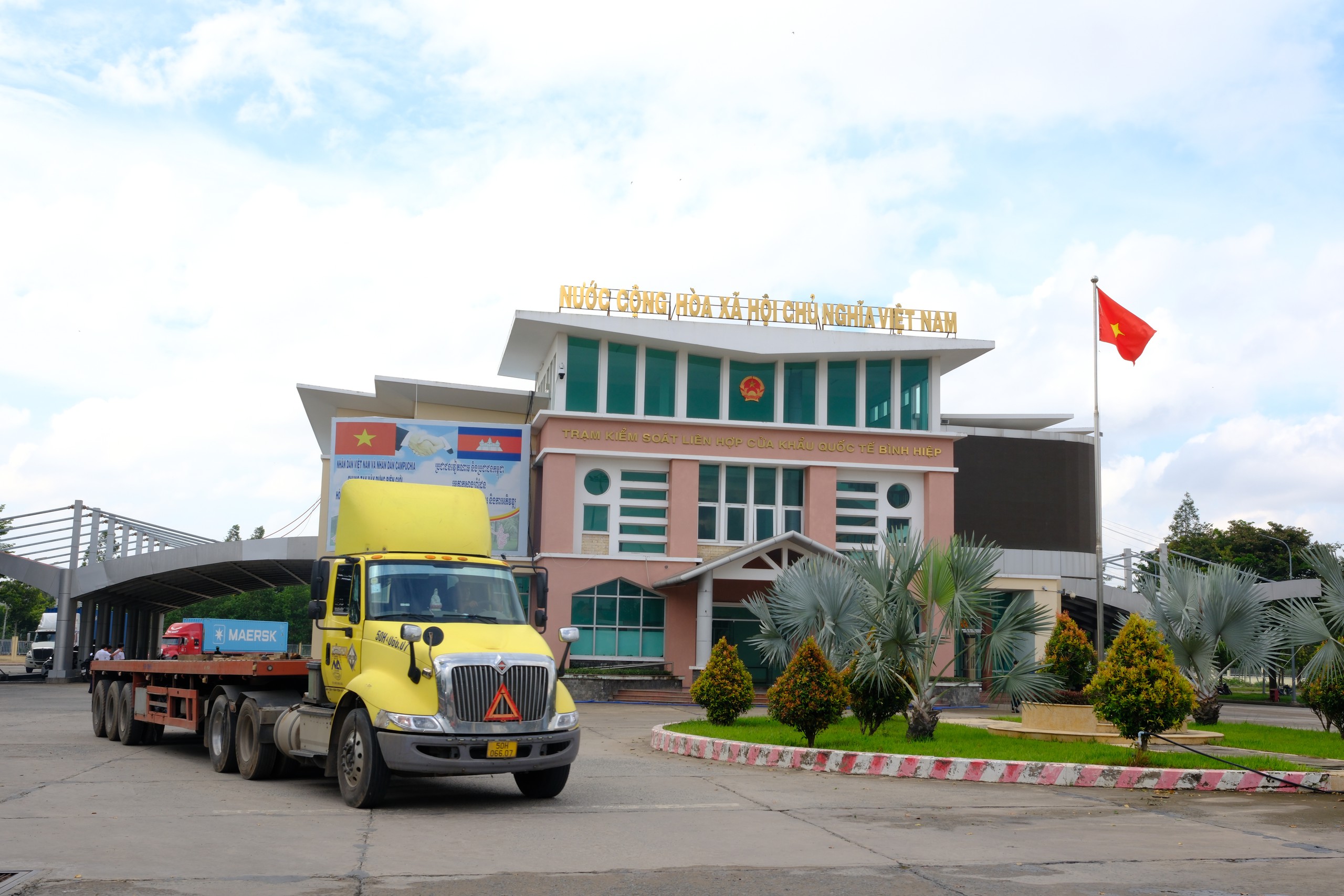 2030 sẽ có hơn 700.000 tấn hàng hóa quá cảnh nếu mở thêm cửa khẩu đường sông ở Cửa khẩu quốc tế Bình Hiệp, Tây Ninh - Ảnh 1.
