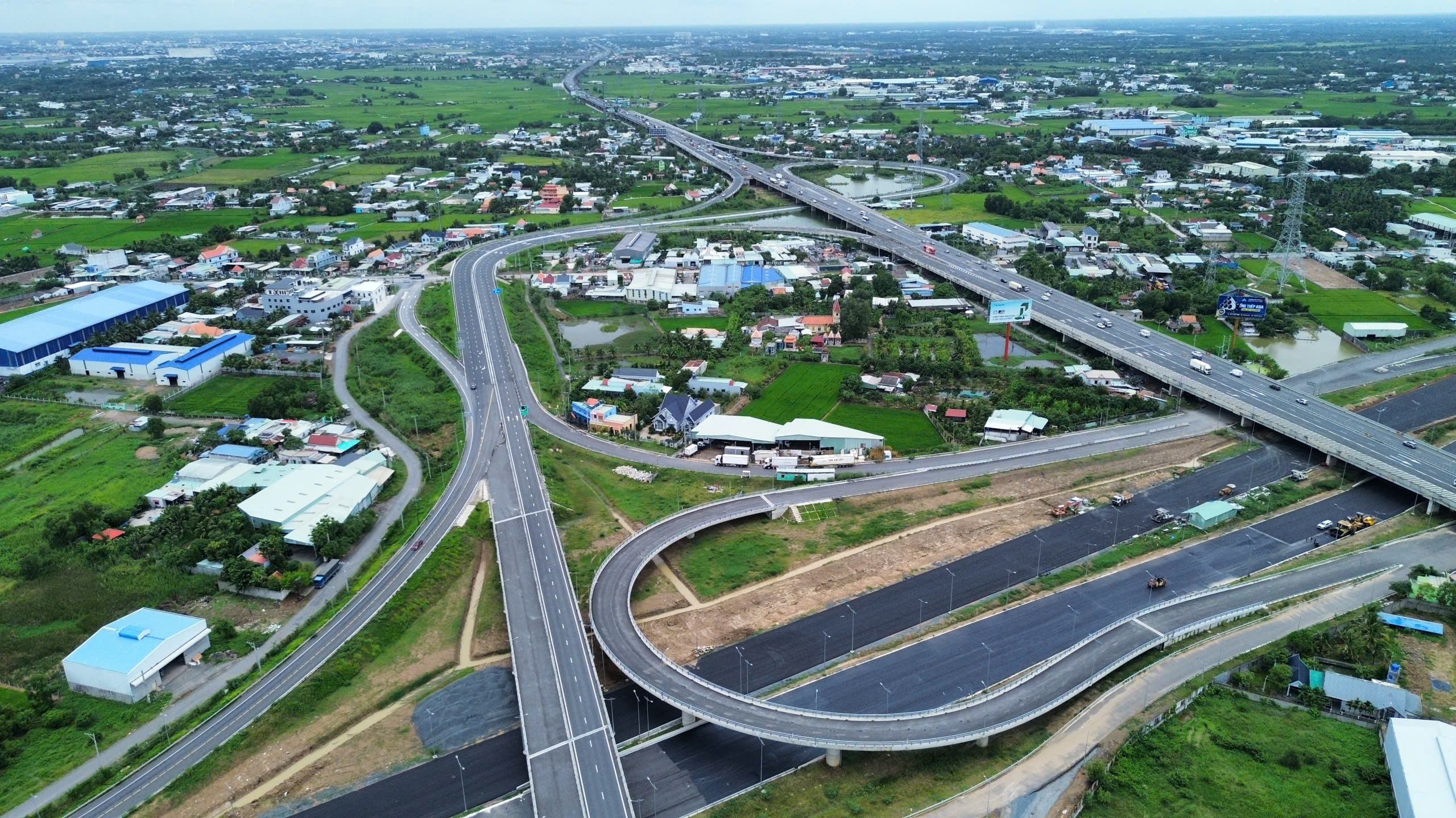 Mở cơ hội phát triển miền Tây với cao tốc Bến Lức - Long Thành - Ảnh 2.