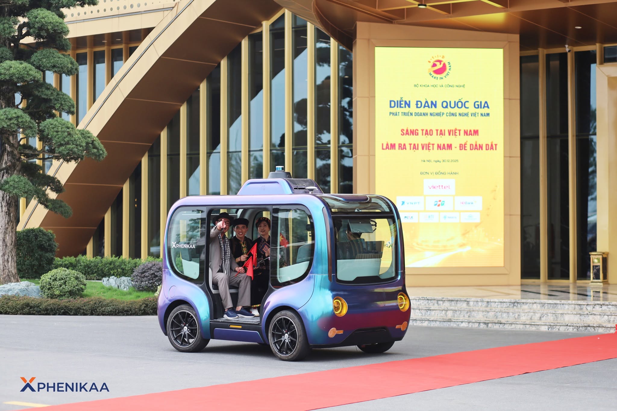 Xe buýt tự hành Việt Nam sắp chạy thử ở Hà Nội: To cỡ VinFast VF 3, tự lái cấp độ 4, chở tối đa 5 người - Ảnh 3.