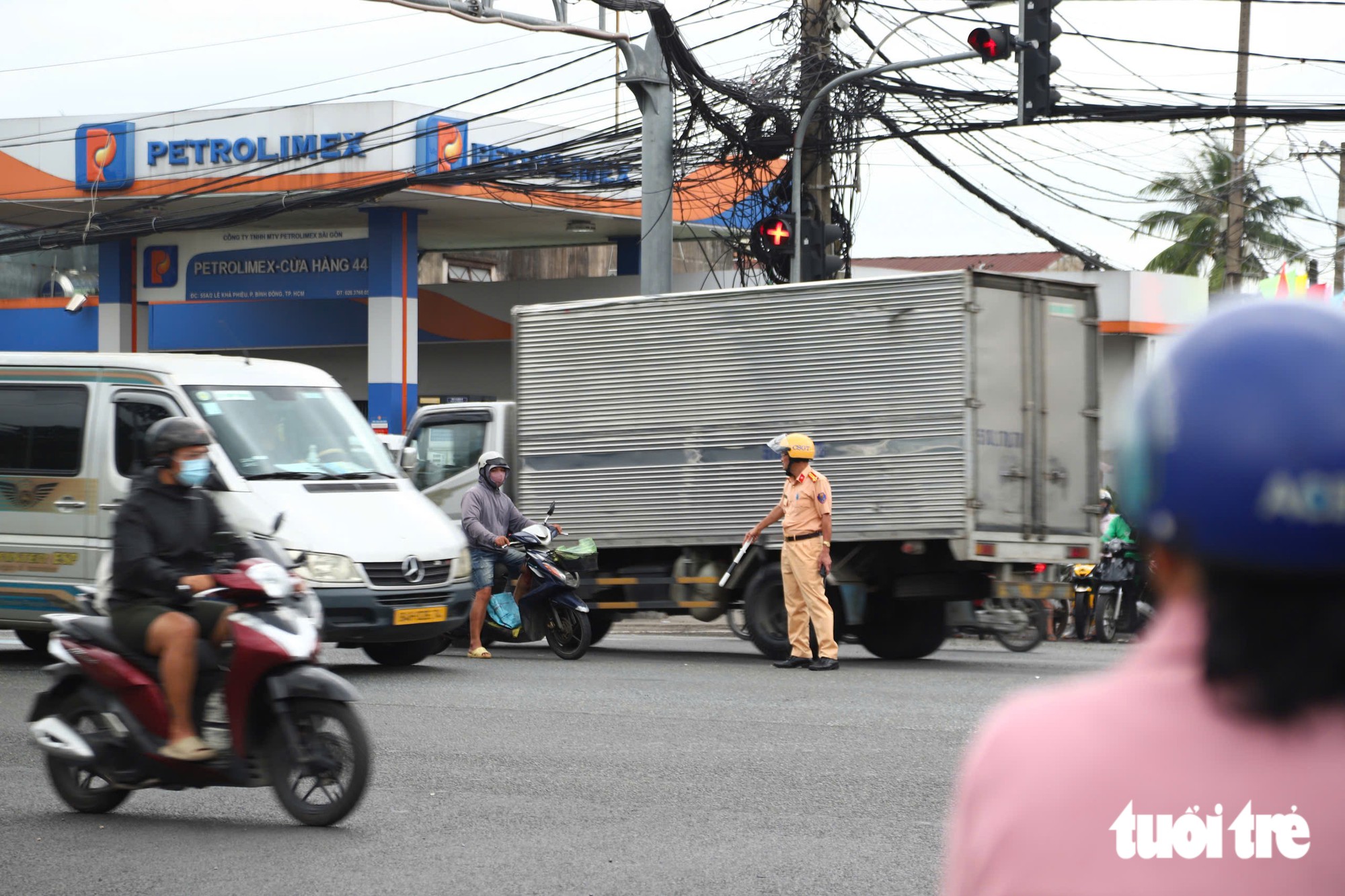 Ngày đầu nghỉ lễ 2-9, cao tốc TP.HCM - Long Thành kẹt 10km, đường Võ Chí Công cũng 'đứng hình' - Ảnh 12.