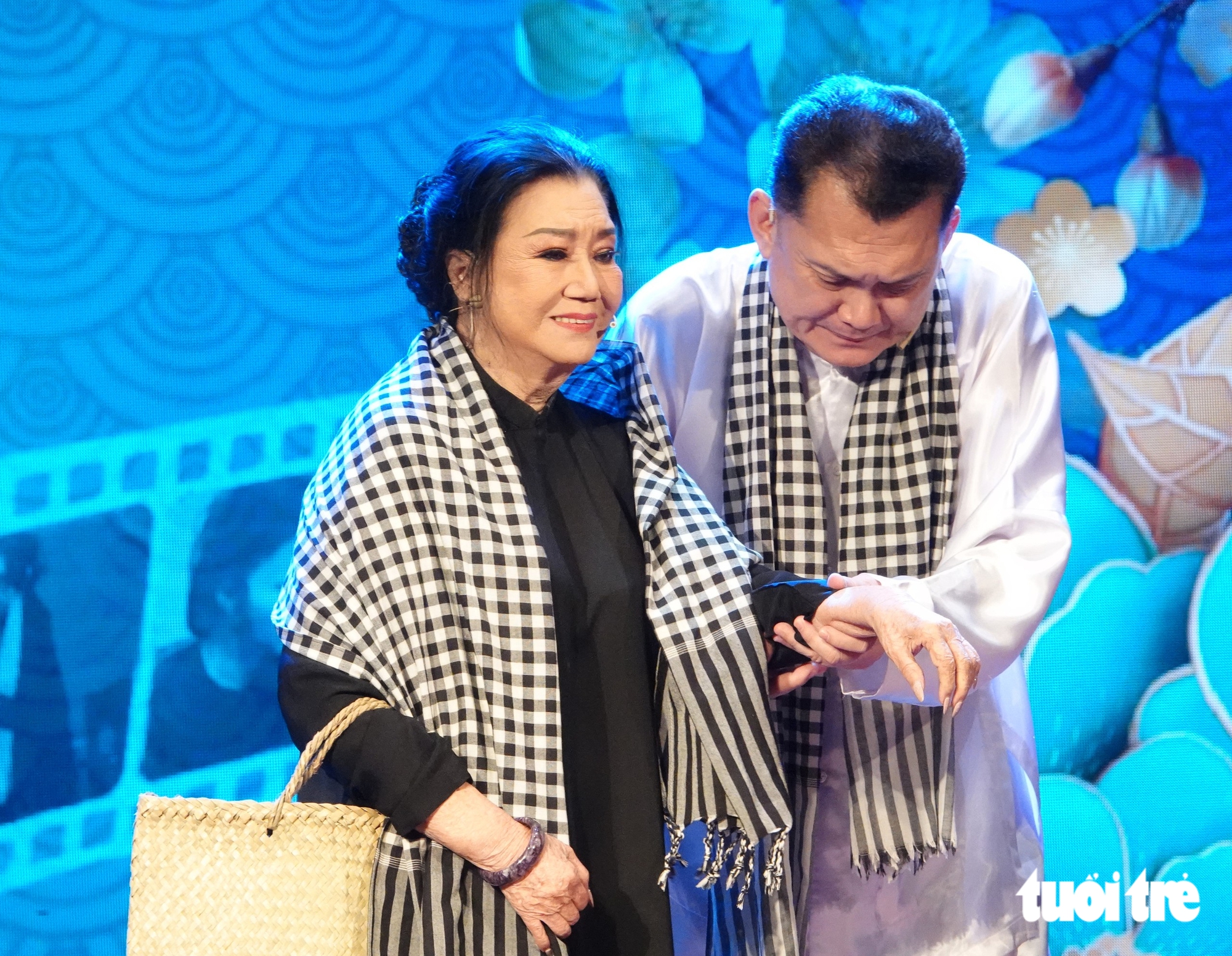 Kỳ nữ Kim Cương trở lại với Lá sầu riêng trong mùa Vu lan - Ảnh 2.