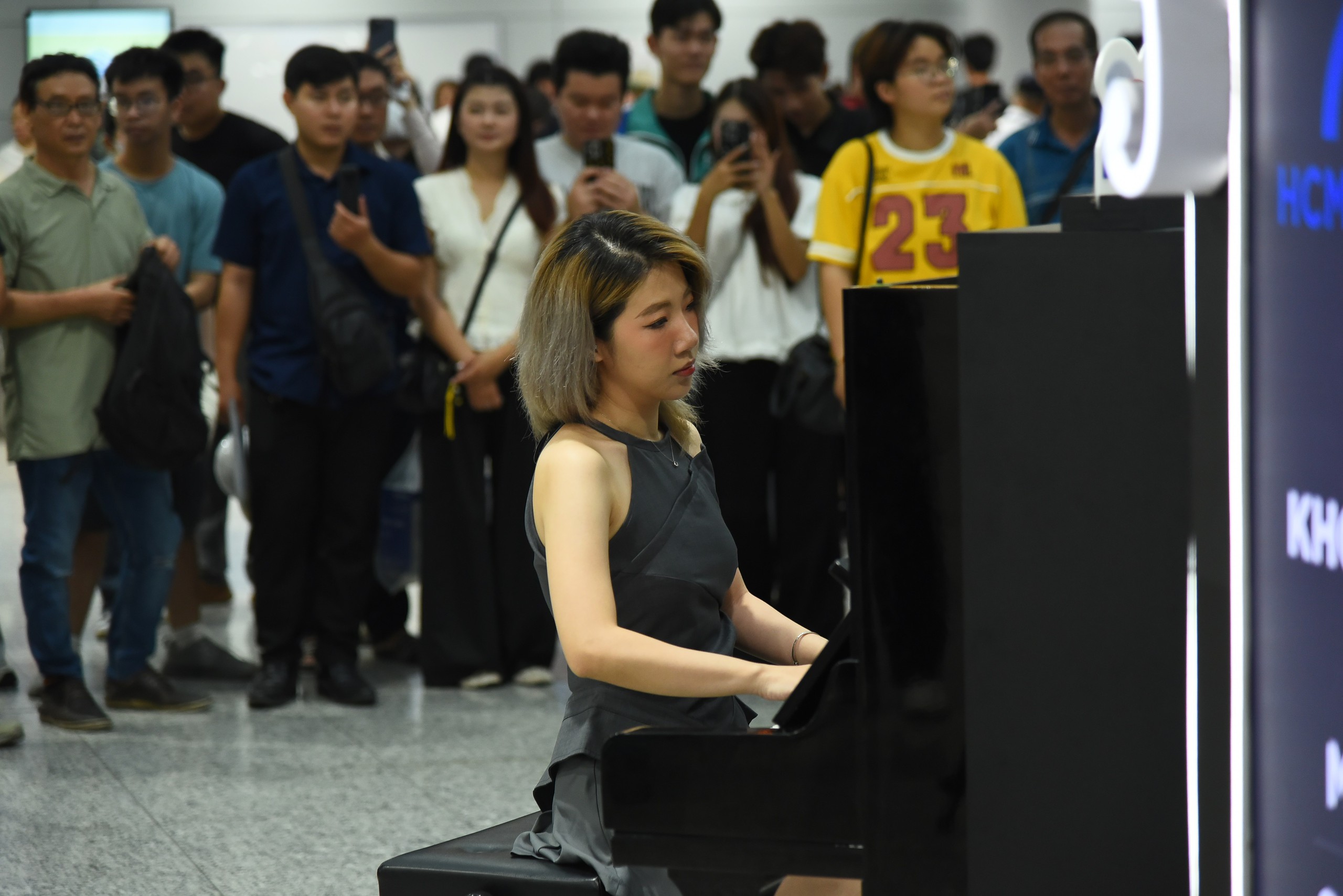 Ga Metro Bến Thành thành sân khấu nhạc kịch - Ảnh 7.