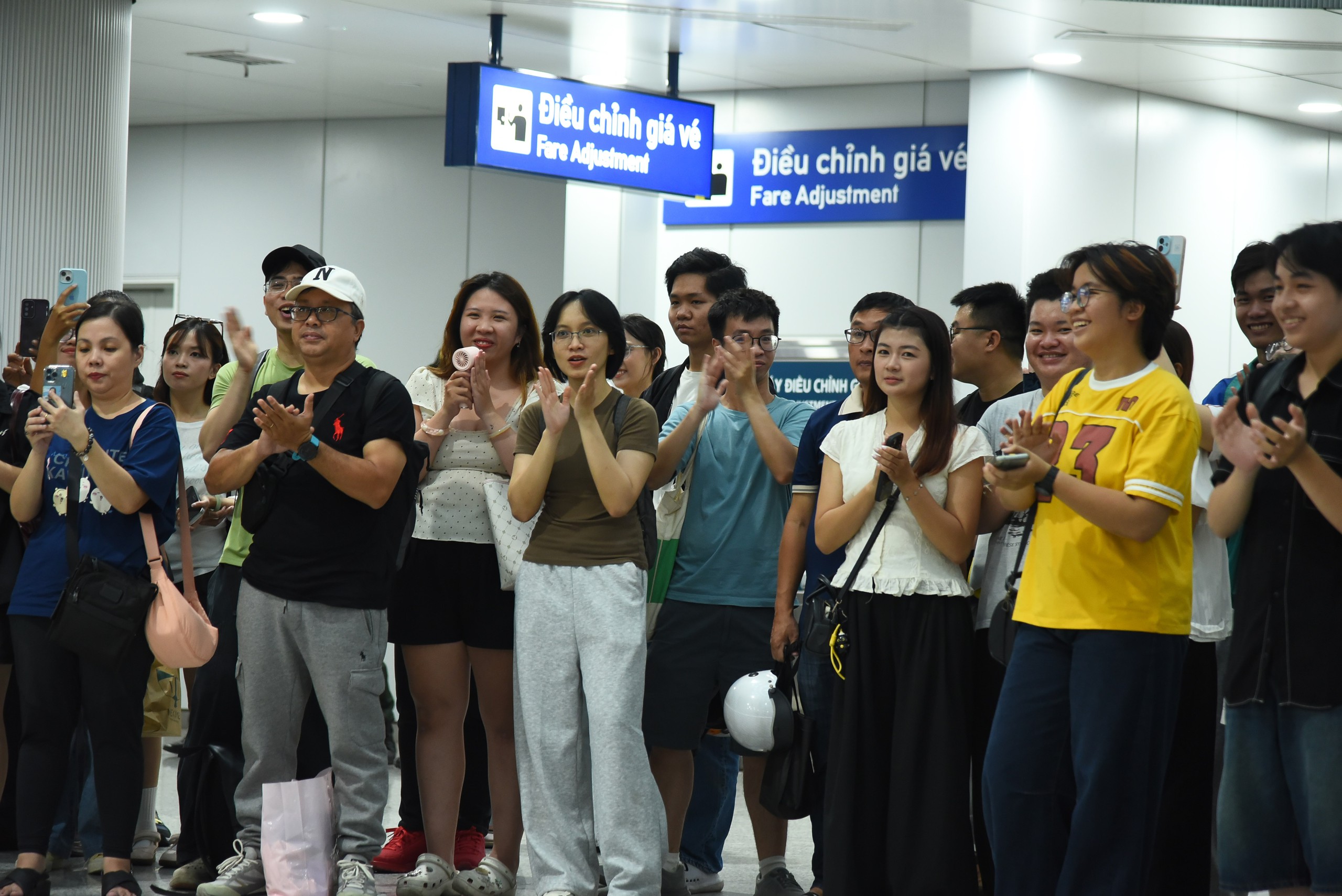 Ga Metro Bến Thành thành sân khấu nhạc kịch - Ảnh 3.