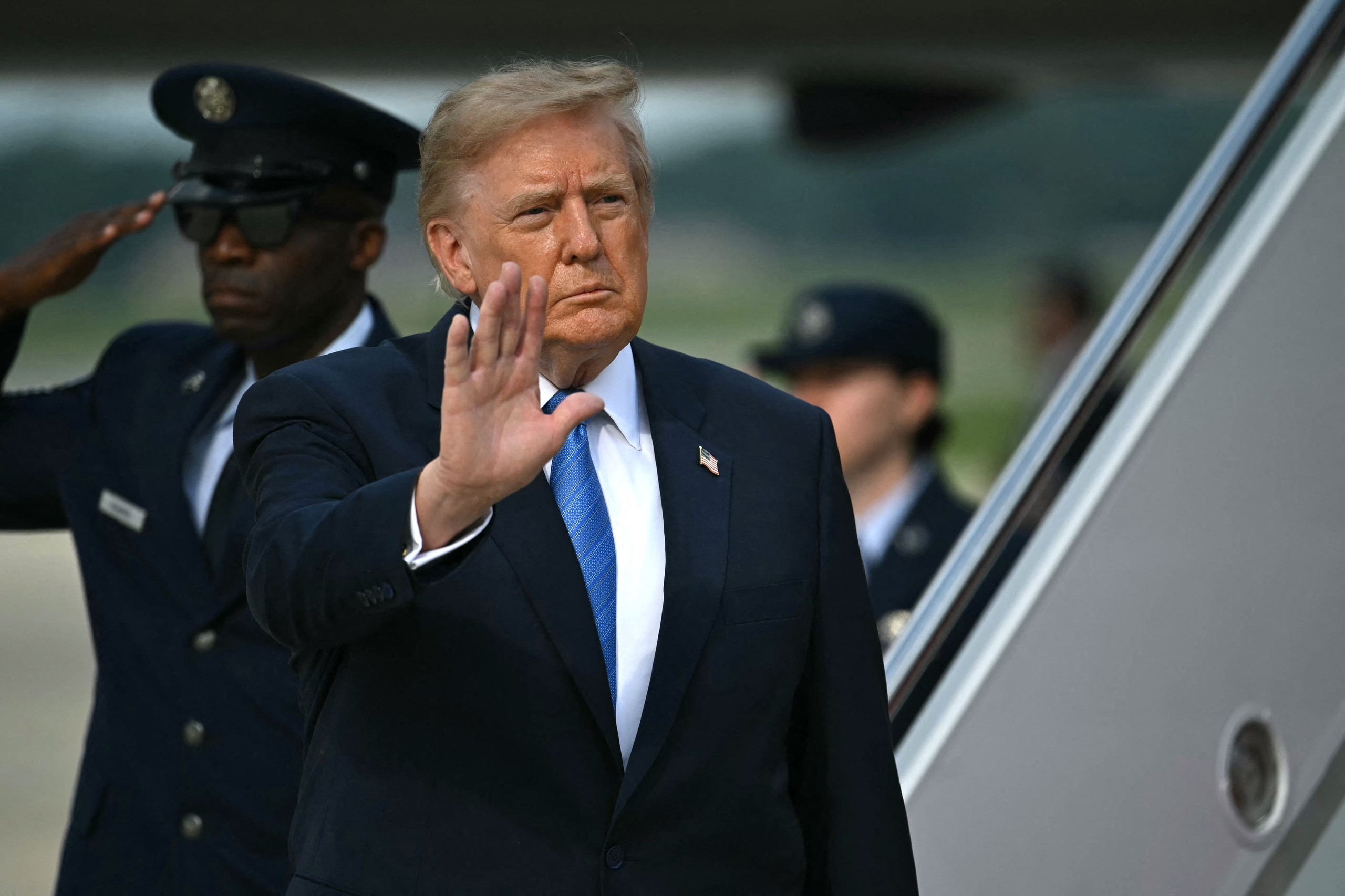 Ông Trump cảnh cáo về kịch bản Iran sở hữu vũ khí hạt nhân - Ảnh 1.