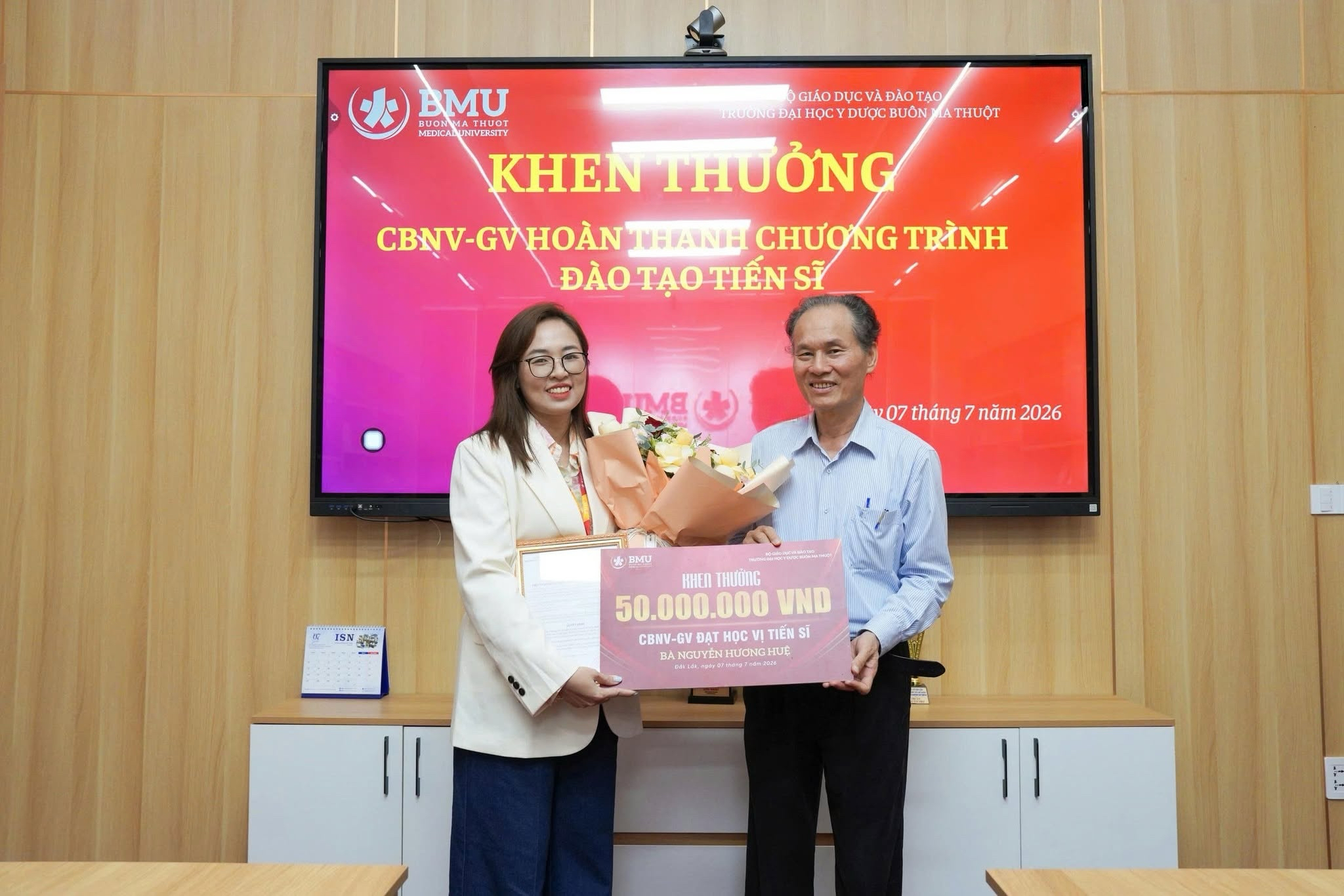 BMU thu hút lên đến 400 triệu đồng giảng viên khối ngành sức khỏe - Ảnh 1.