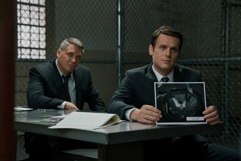 Sex Education, Mindhunter và top 5 series xuất sắc trên Netflix để 'cày' dịp lễ 2-9 - Ảnh 3.