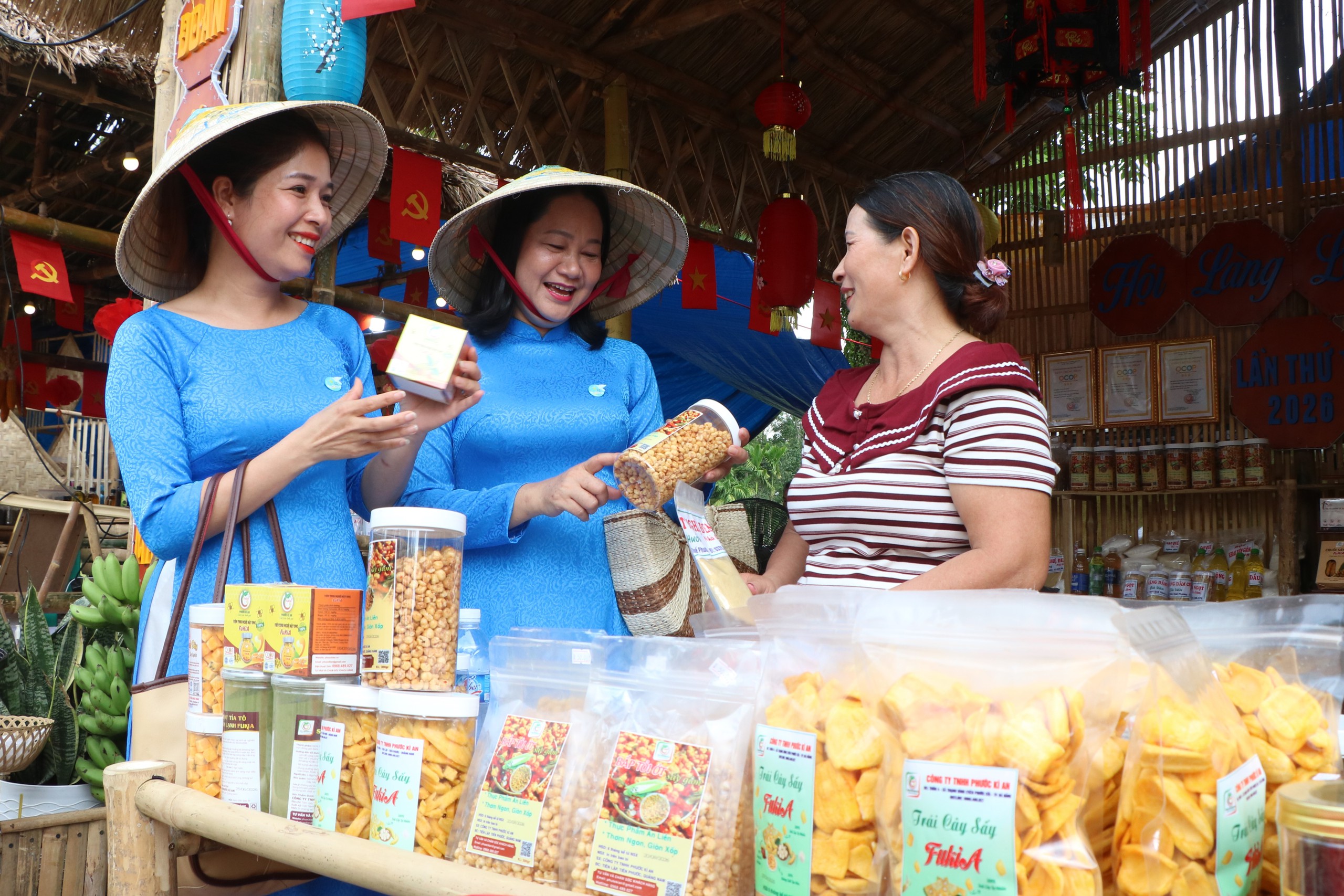 Food tour hội làng Lộc Yên: Khám phá ẩm thực dân gian giữa ‘Miền quê hạnh phúc’ - Ảnh 15.