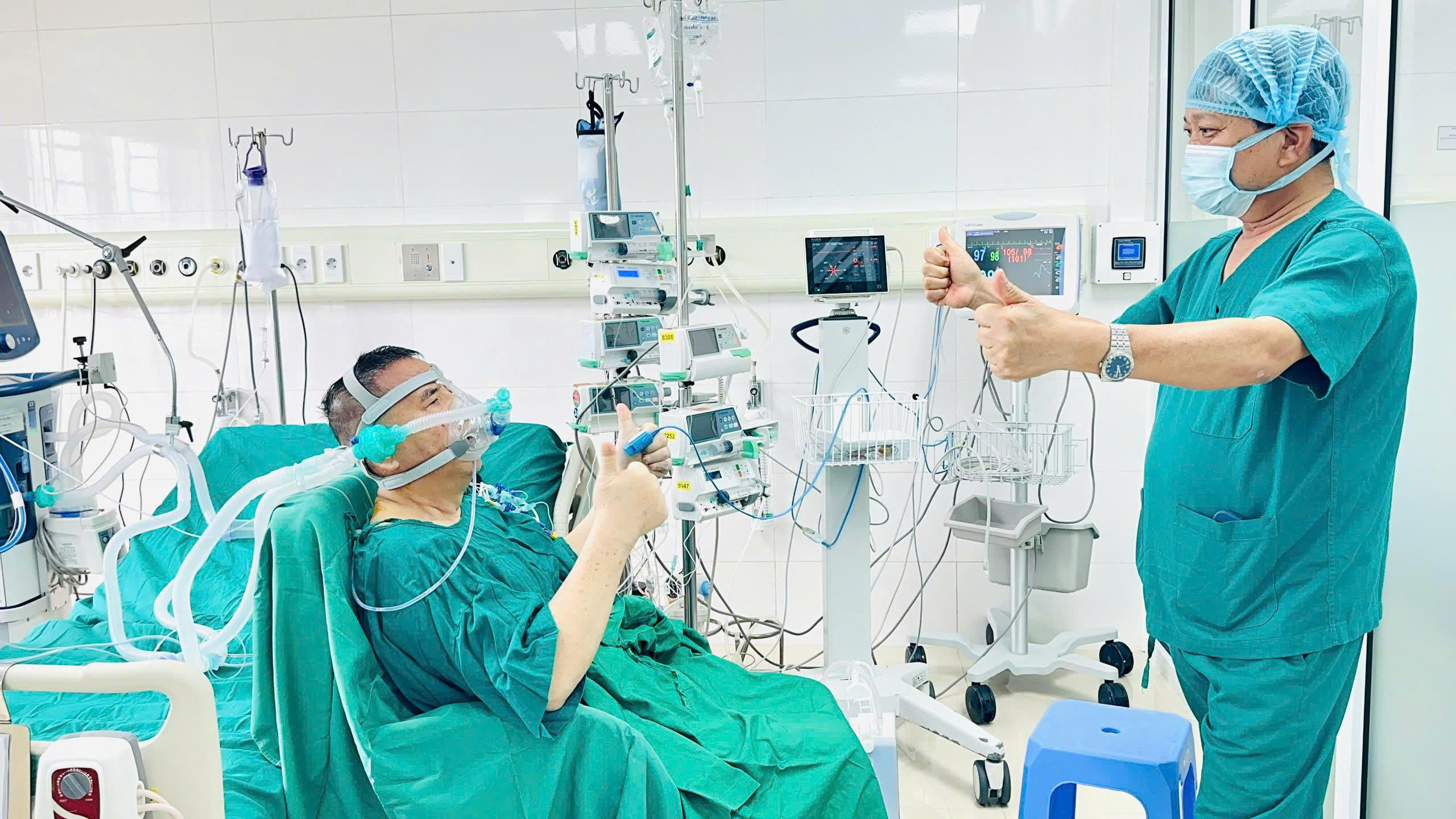 Sau ca ghép phổi, người đàn ông 59 tuổi nhắn vợ: ‘Em đừng khóc, anh chịu không nổi...’ - Ảnh 2.