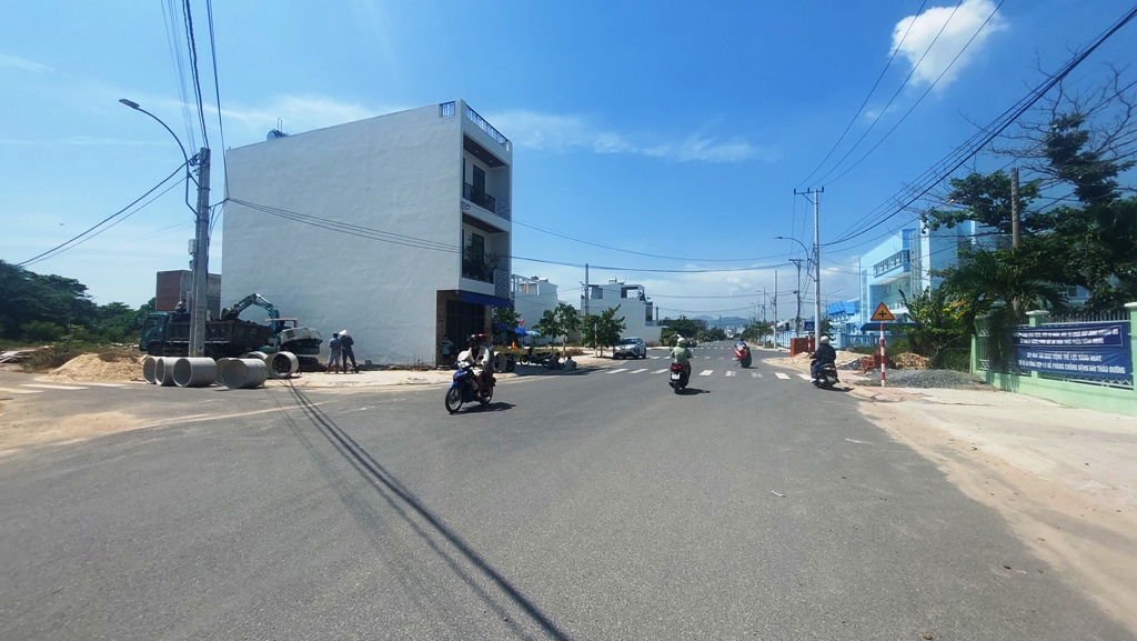 Thu hồi đất mở rộng tái định ở Nha Trang, vẫn bồi thường như WB - Ảnh 1.