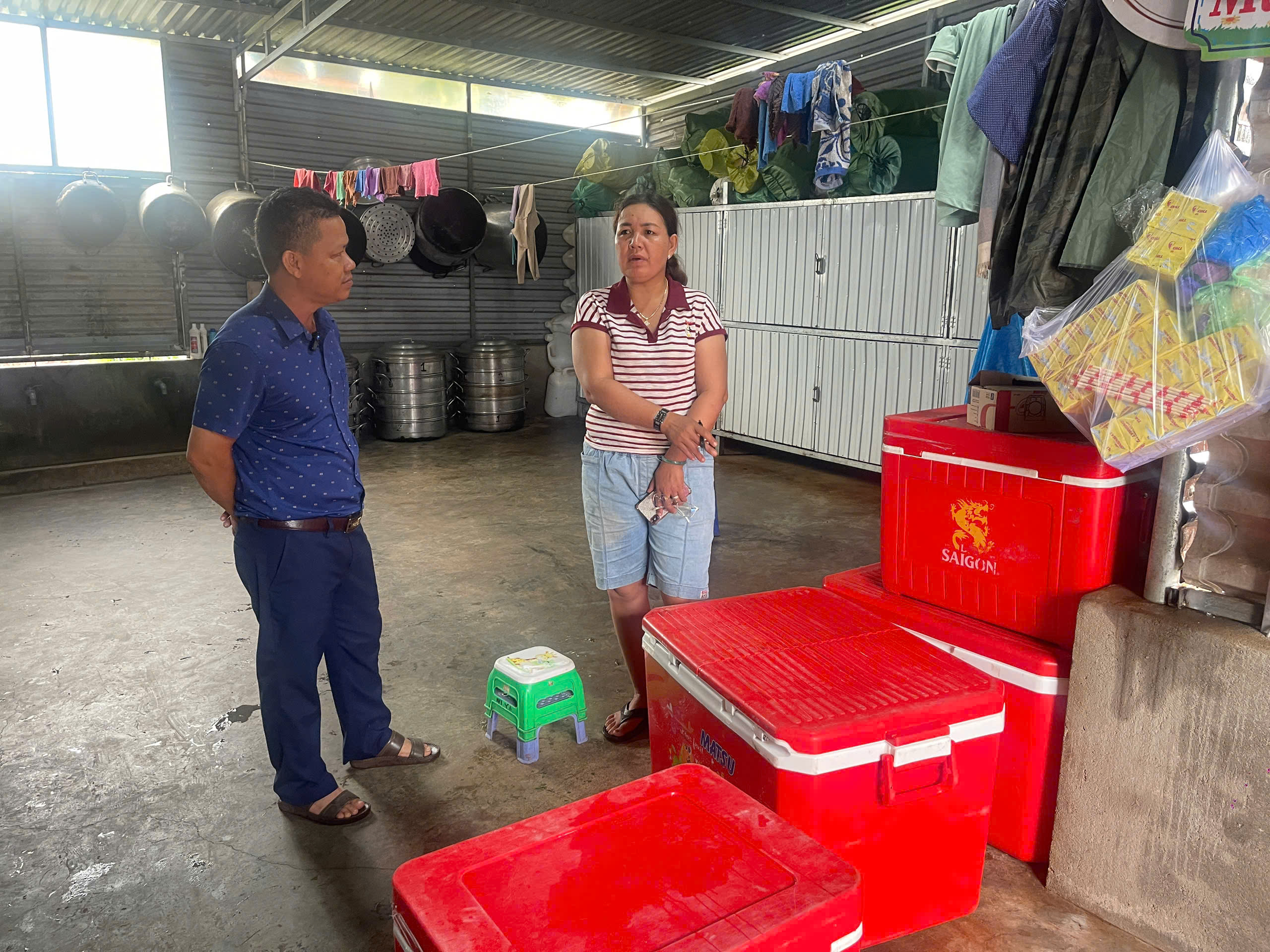 Phạt 27 triệu đồng cơ sở nấu ăn có giòi trong món gà - Ảnh 1.