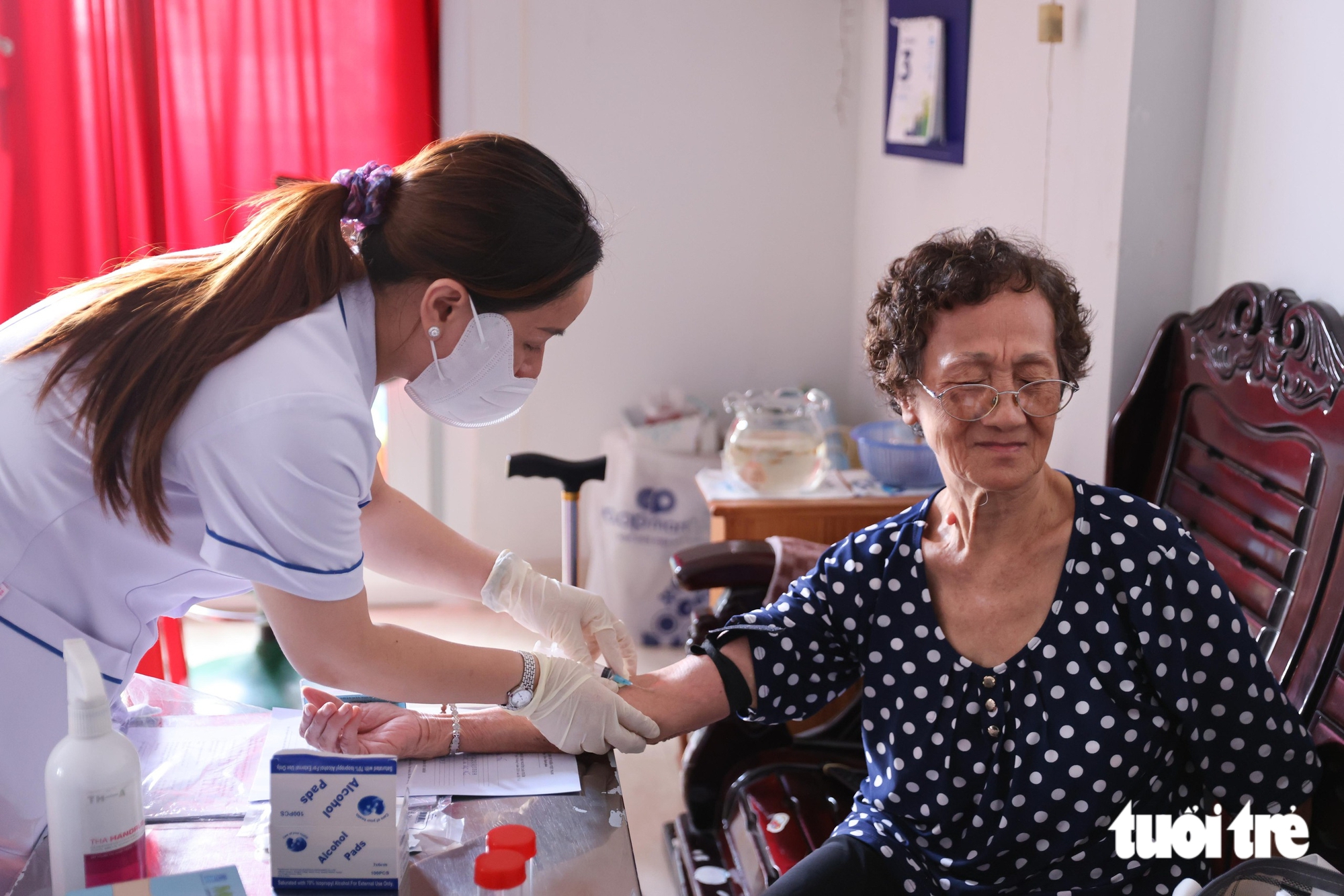 Ho Chi Minh City brings free health checkups to elderly, disabled residents at home- Ảnh 8.