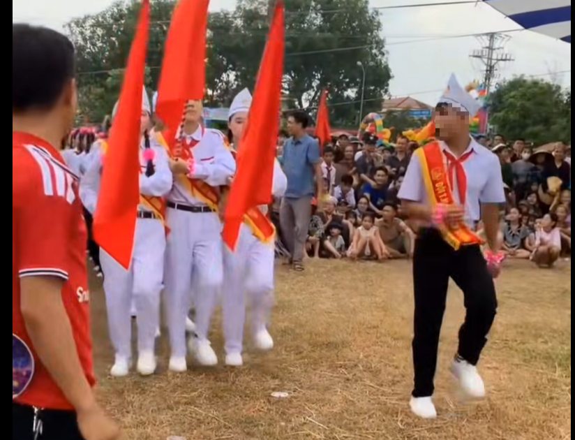 Thi Nghi thức Đội kiểu 'cà thọt': Hội đồng Đội trung ương không chấp nhận làm sai lệch ý nghĩa Nghi thức Đội - Ảnh 1.