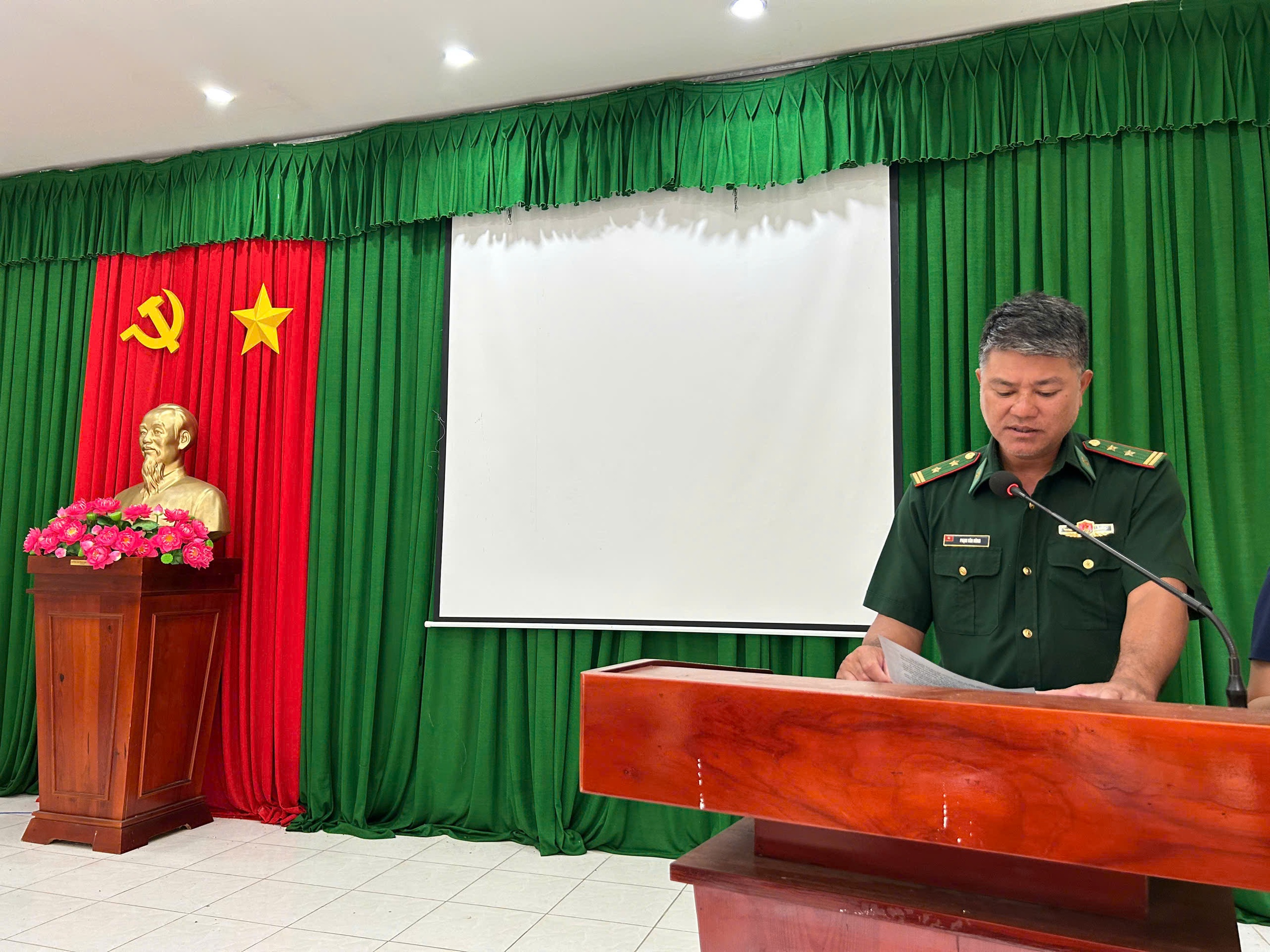 Đồn Biên phòng Cần Thạnh tuyên truyền pháp luật, chống xuất nhập cảnh trái phép trên biên giới biển Cần Giờ - Ảnh 1.