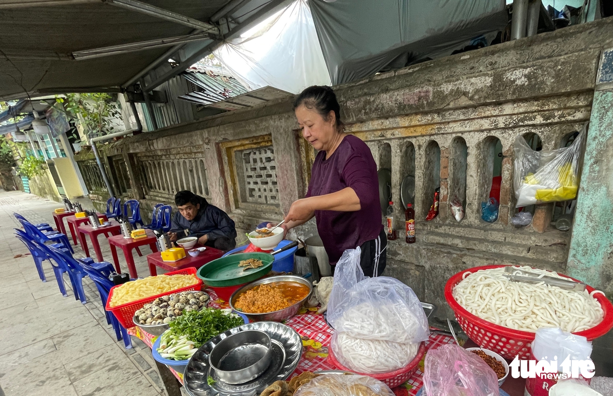 Hue: The city that can’t be rushed when visiting Vietnam - Ảnh 9.
