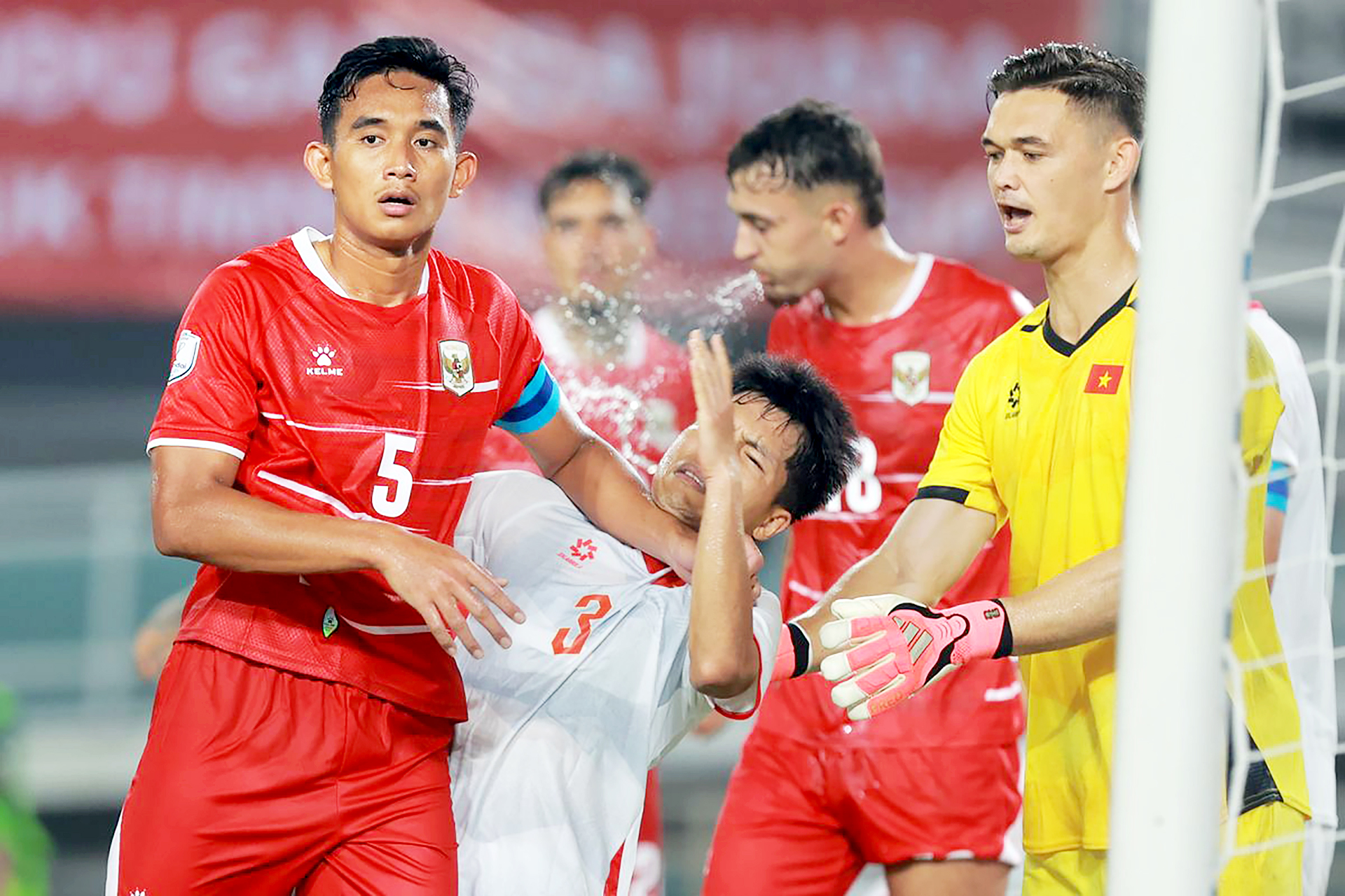 Cái kết đáng buồn của ngôi sao Indonesia nói 'Việt Nam đá xấu' - Ảnh 1.