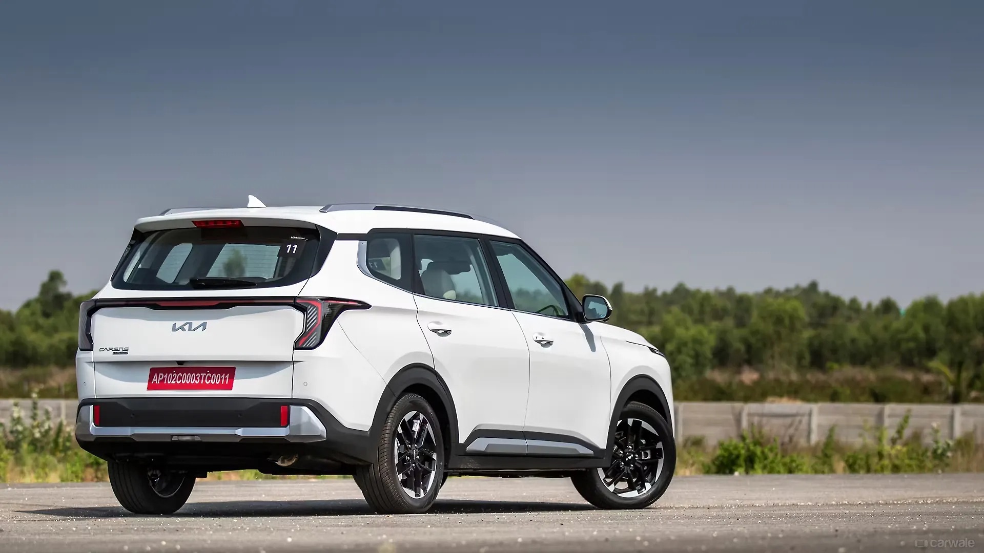 Kia Carens mới xuất hiện ở Việt Nam: Lột xác toàn diện, có ADAS cạnh tranh Mitsubishi Xpander - Ảnh 3.