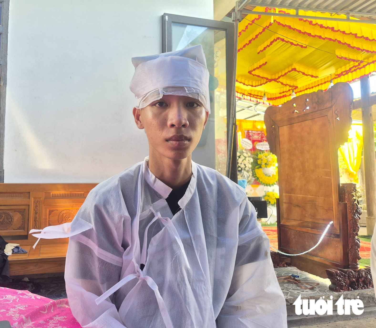 Mất cha mẹ vì điện giật: Cậu con trai viết lời cảm ơn từ đáy lòng - Ảnh 1.