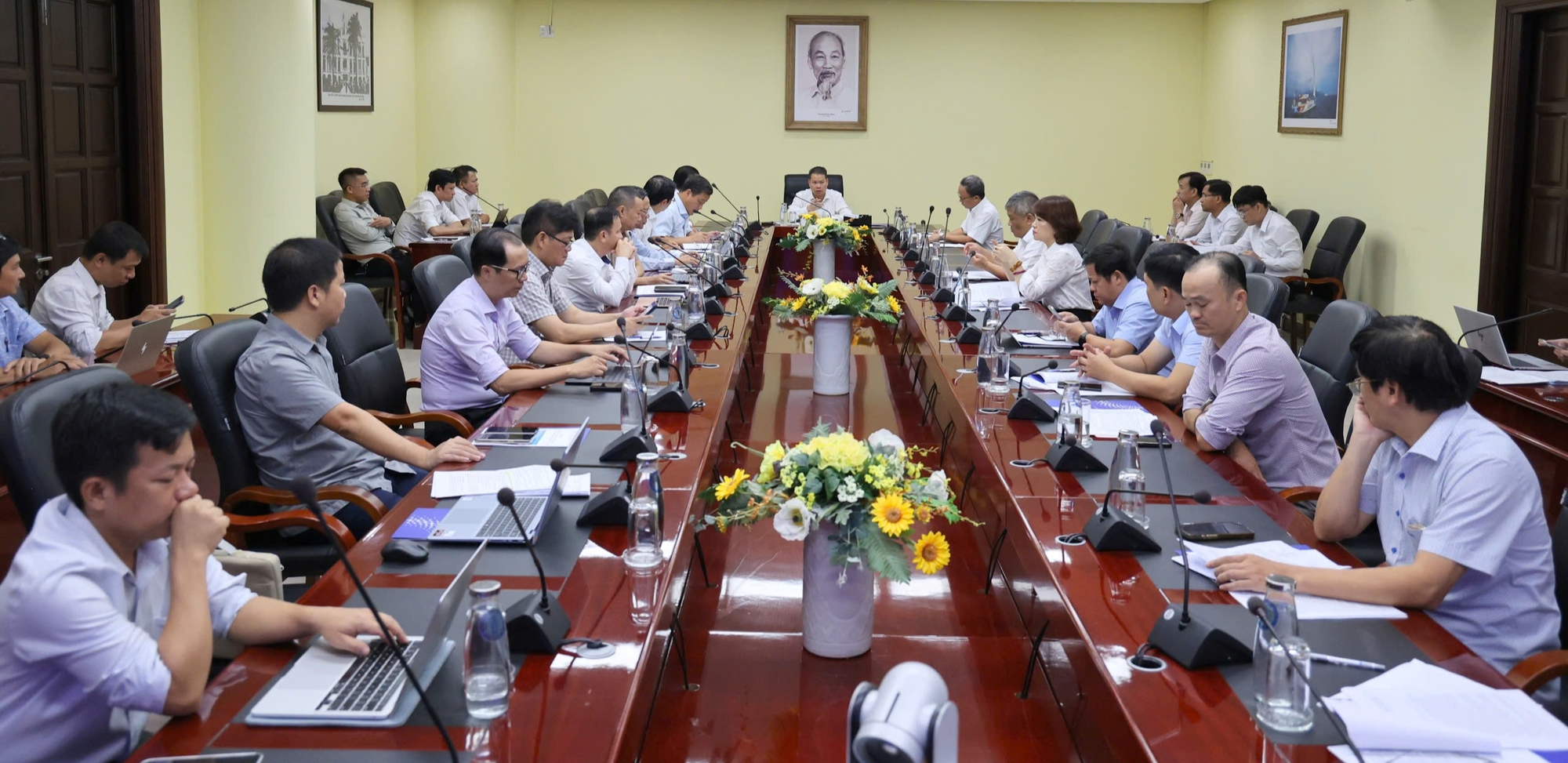 Cùng tháo gỡ những vướng mắc trong đầu tư hạ tầng điện ở Đà Nẵng - Ảnh 1.