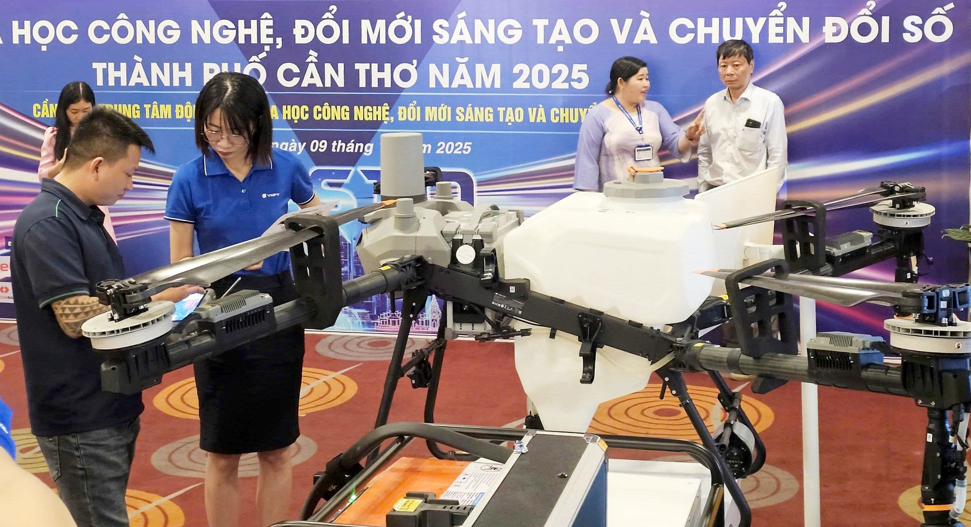 Tạo dòng di cư mới về miền Tây, được không? - Ảnh 4.