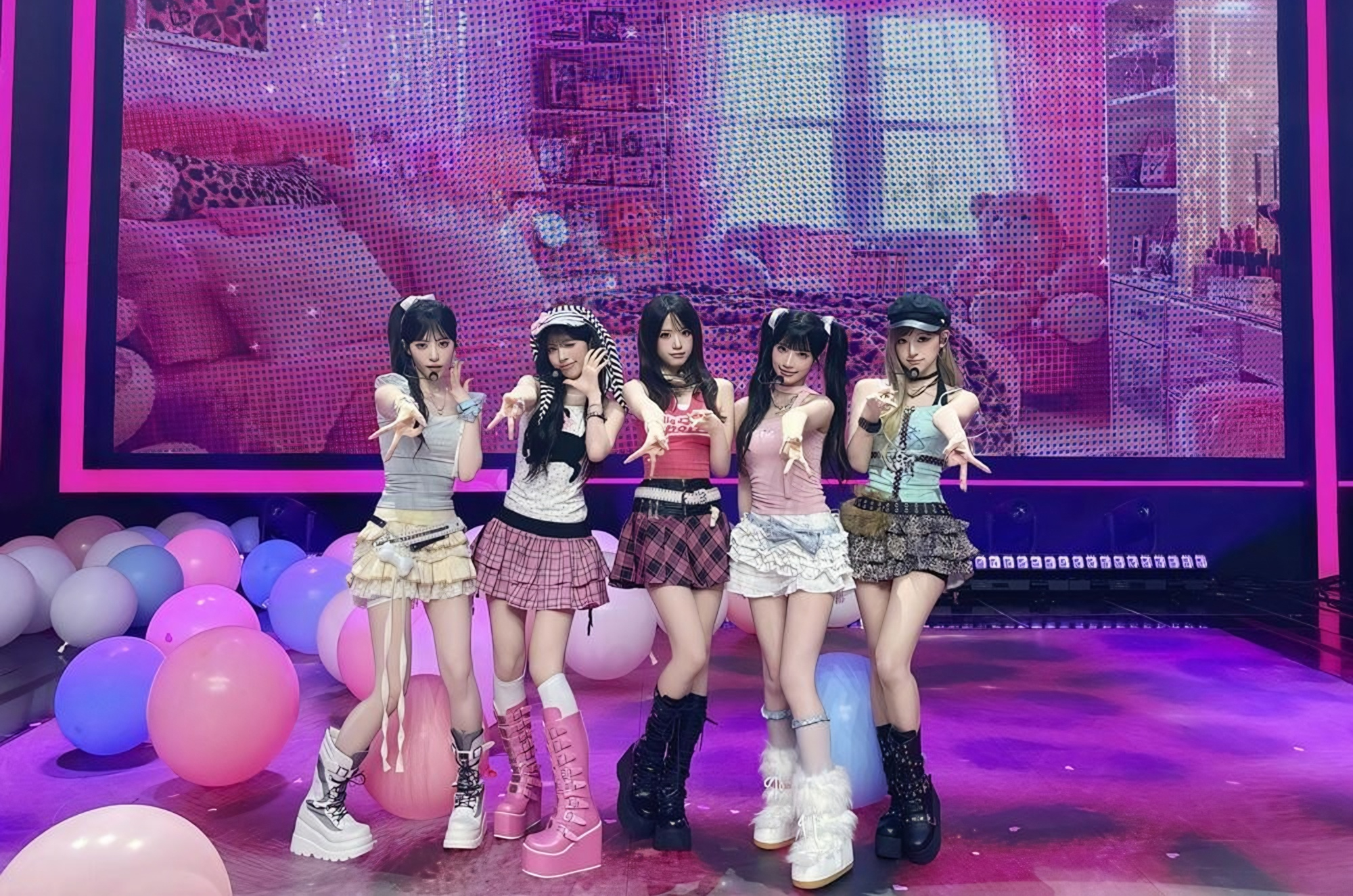 Nhóm nhạc K-pop vô danh bất ngờ lội ngược dòng - Ảnh 4.