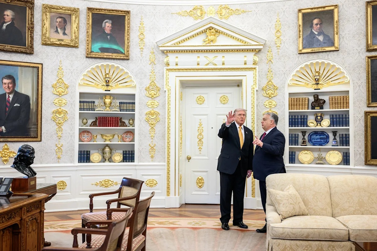 Chiêm ngưỡng Phòng Bầu dục dát vàng của Tổng thống Mỹ Donald Trump - Ảnh 8.