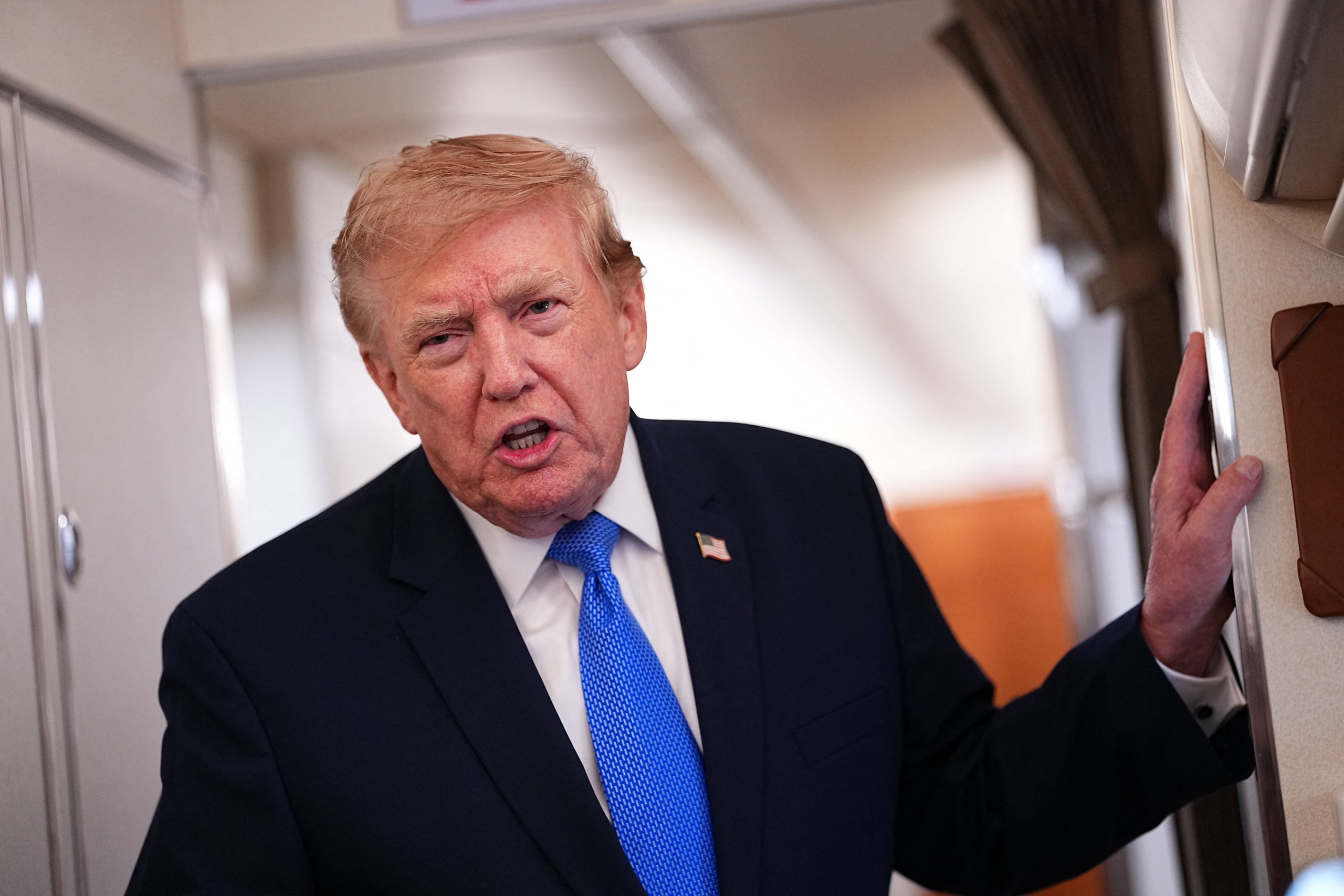 Nổi giận vì rò rỉ thông tin kho đạn dược, ông Trump yêu cầu điều tra nội bộ - Ảnh 1.