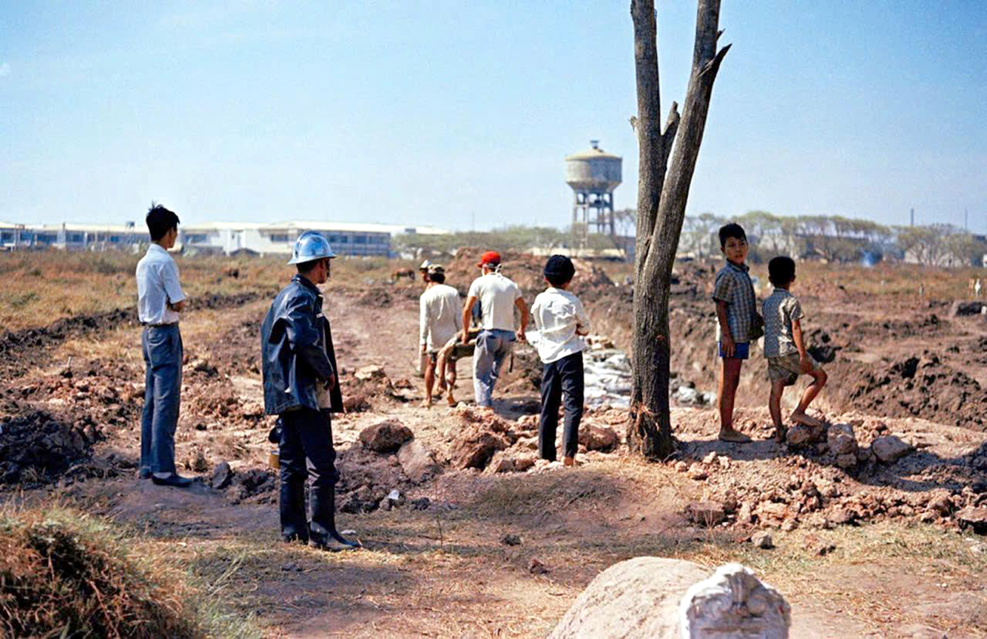 Nhìn lại 45 ngày đêm 'đưa các anh trở về' từ công viên Lê Thị Riêng - Ảnh 7.