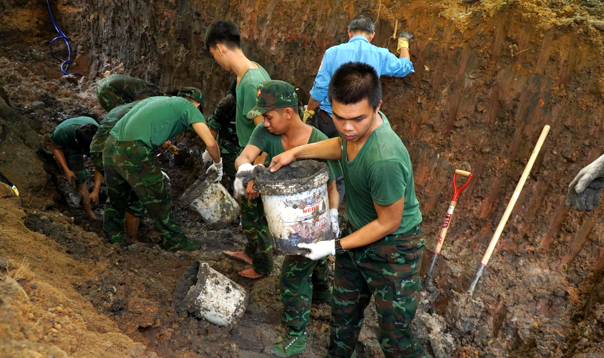Nhìn lại 45 ngày đêm 'đưa các anh trở về' từ công viên Lê Thị Riêng - Ảnh 18.
