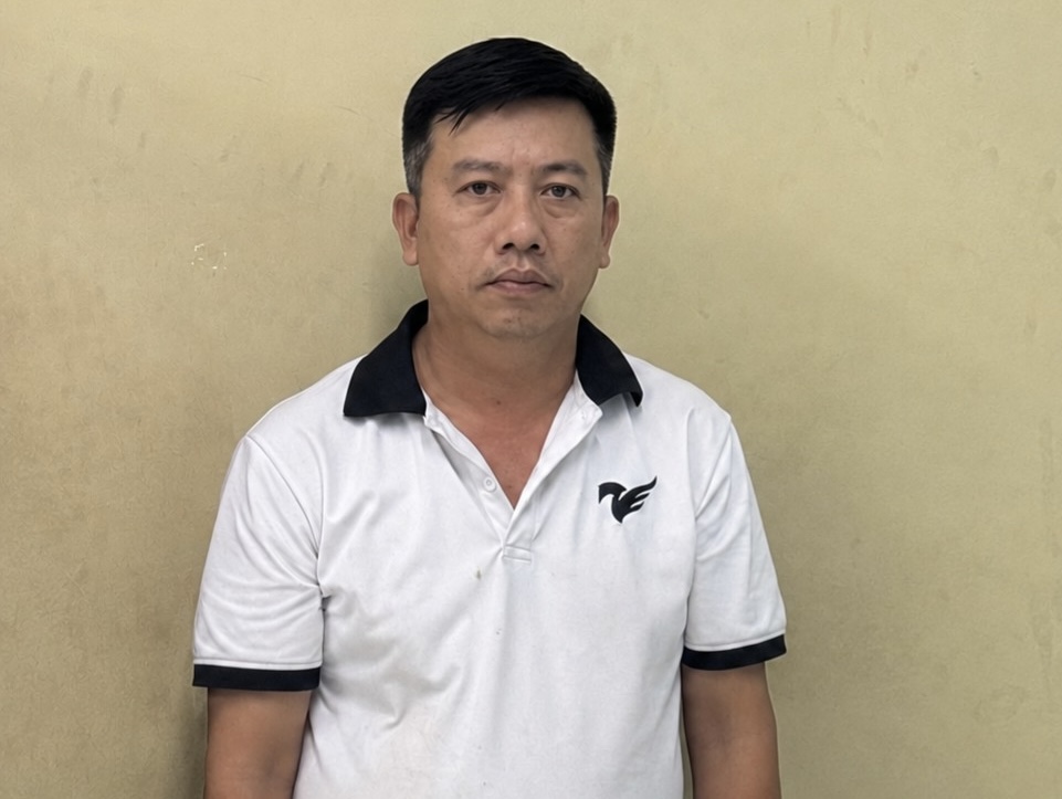 Bắt nguyên Trưởng Ban quản lý chung cư 1050 lừa bán căn hộ tái định cư - Ảnh 1.