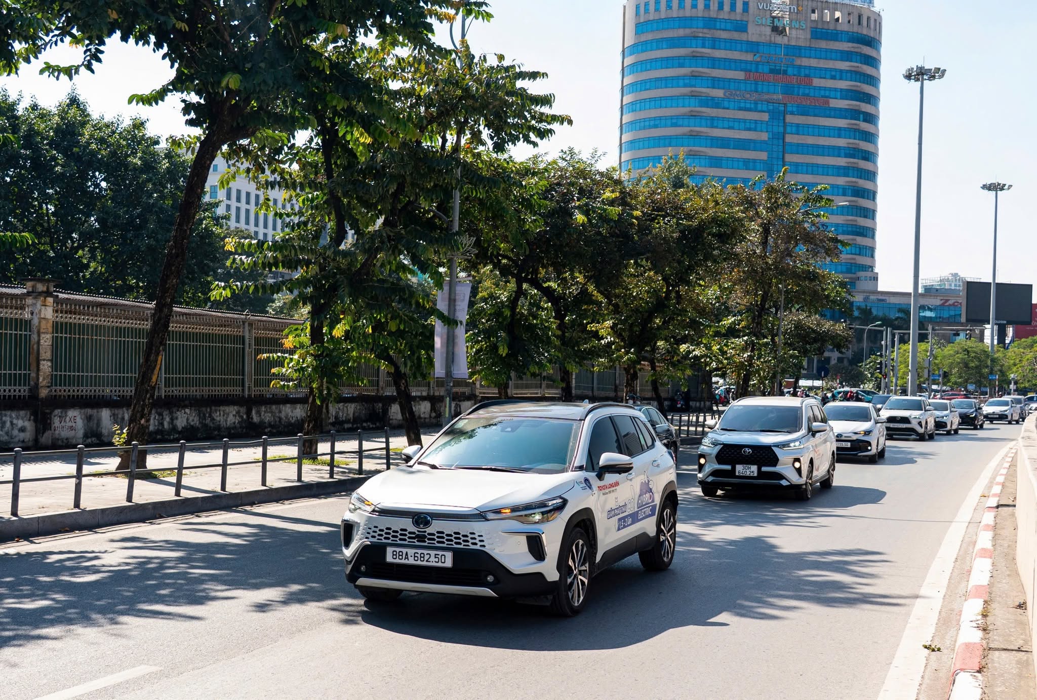 Toyota vẫn là 'vua doanh số', xe điện bán kỷ lục - Ảnh 4.