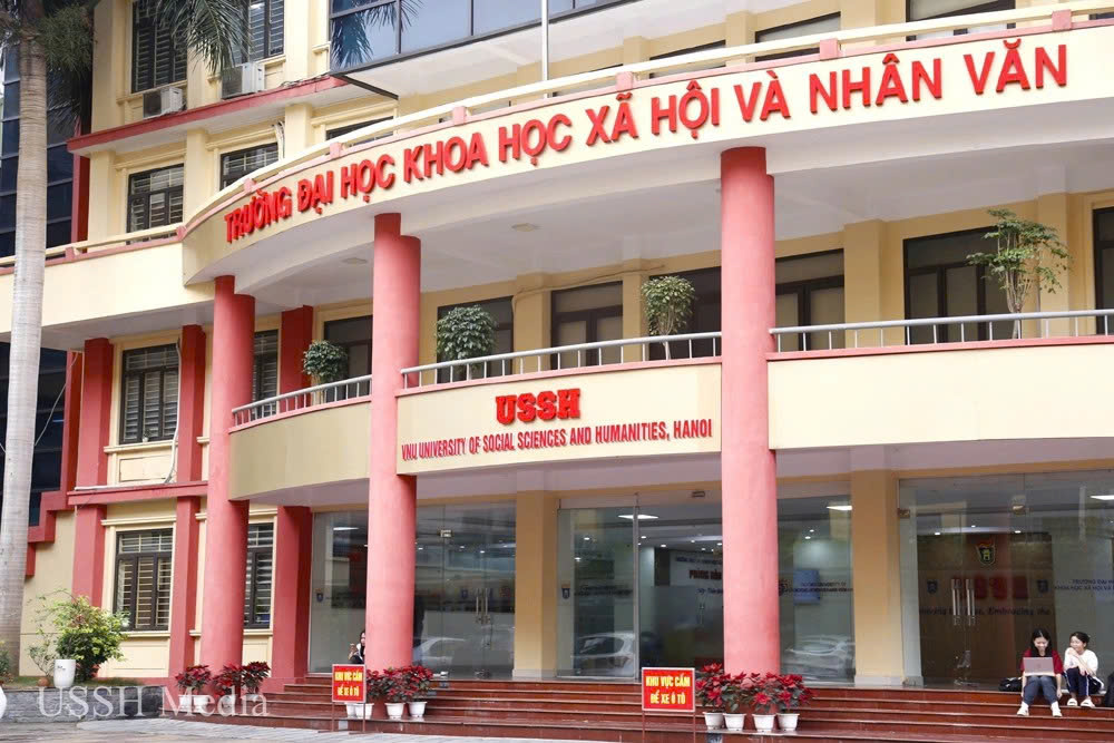 Điểm chuẩn Trường đại học Khoa học Xã hội và Nhân văn: Báo chí giảm hơn 6 điểm - Ảnh 1.
