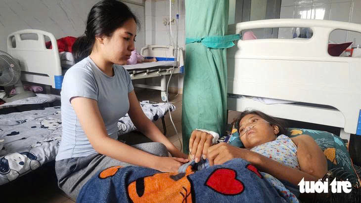 Bạn đọc Tuổi Trẻ góp hơn 527 triệu đồng tiếp sức 5 tân sinh viên vượt khó đến trường - Ảnh 6.