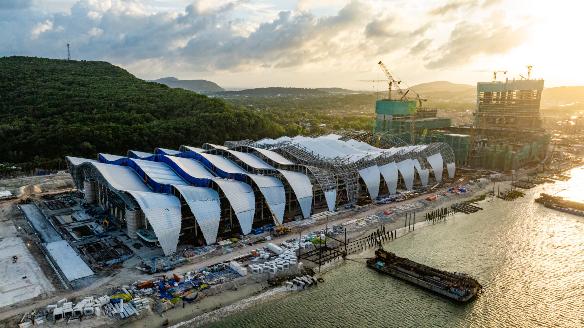 15,500 workers stay on the job through National Day holiday for Phu Quoc APEC 2027 - Ảnh 4.