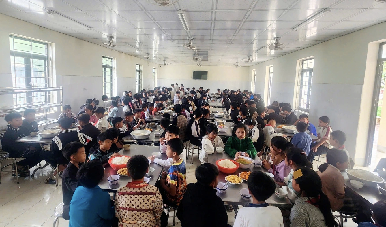 Điện Biên rà soát chính sách hỗ trợ học sinh sau vụ trường kêu gọi hỗ trợ gạo - Ảnh 1.
