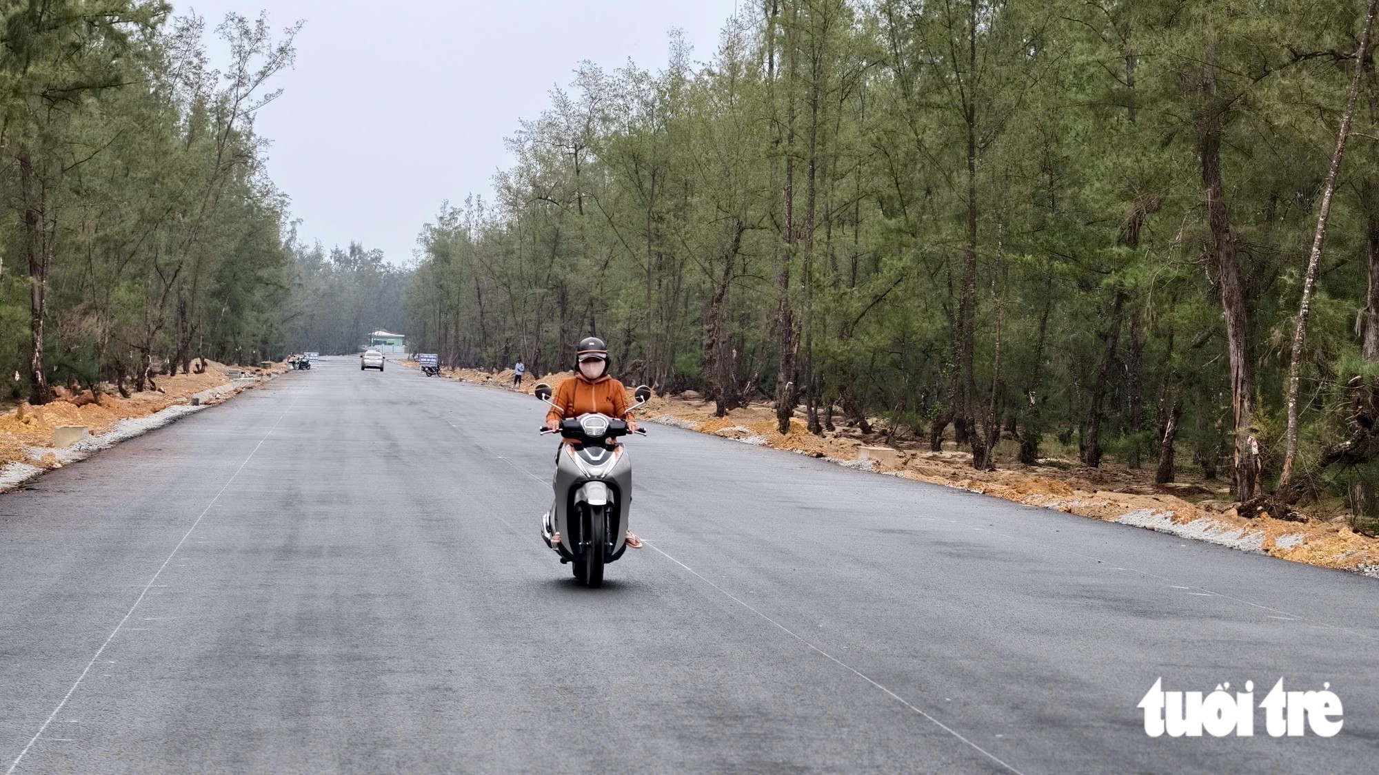 Chực chờ hiểm họa khi bất chấp đi vào đường chưa khai thác - Ảnh 9.
