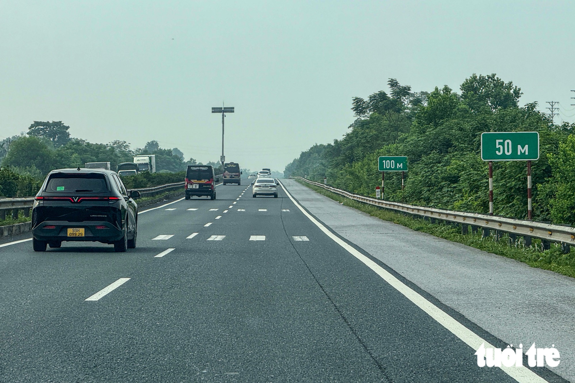 Phó thủ tướng Thường trực: Đánh giá kỹ quy định về khoảng cách an toàn, mức phạt và điều kiện thực tiễn - Ảnh 1.