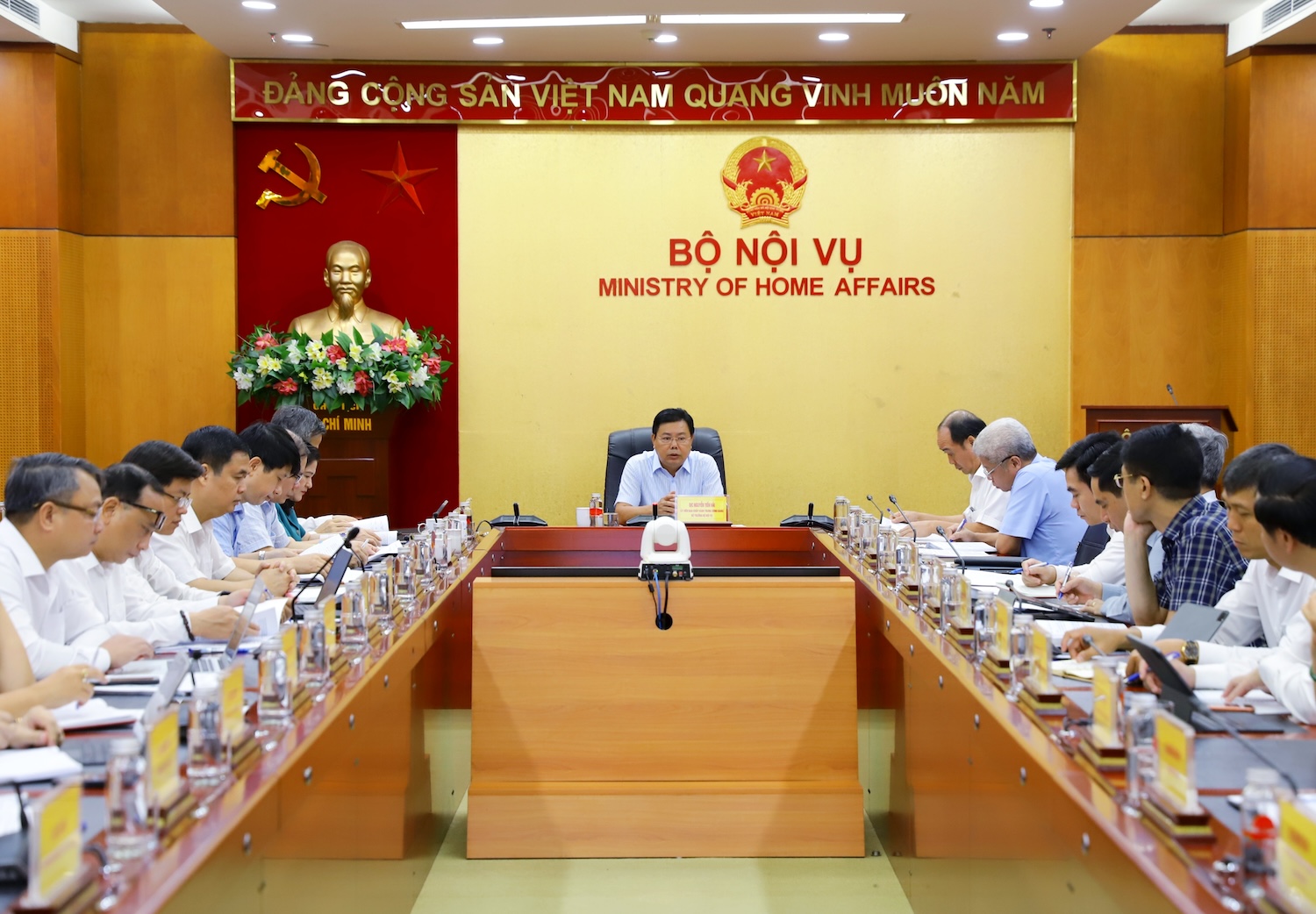 Bộ Nội vụ thông tin mới về kết quả sắp xếp trường học, thôn, tổ dân phố - Ảnh 2.