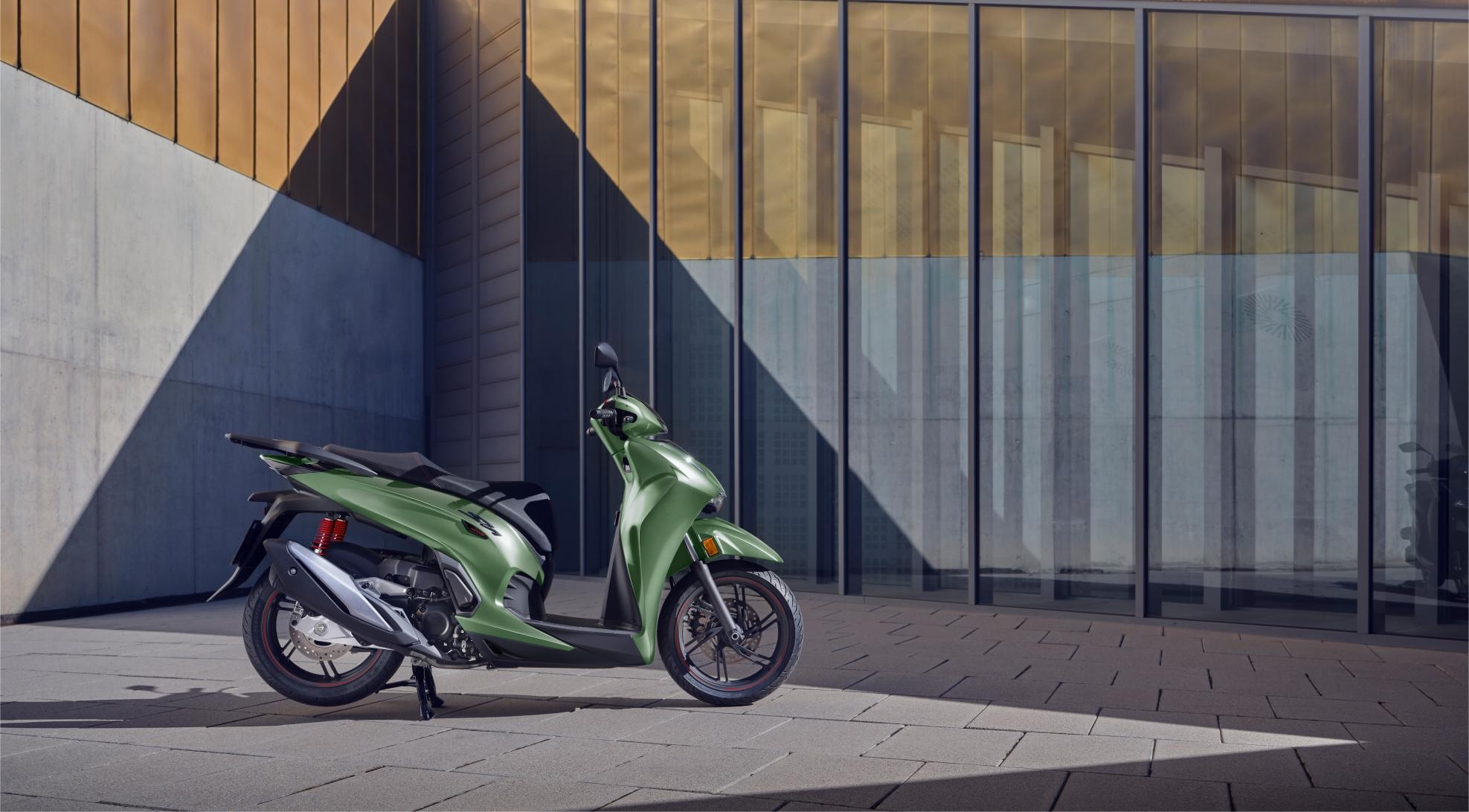 Xe scooter điện khiến Honda SH350i cũng phải 'sốc': 40 mã lực, tốc độ 150km/h, đi 200km/sạc - Ảnh 7.
