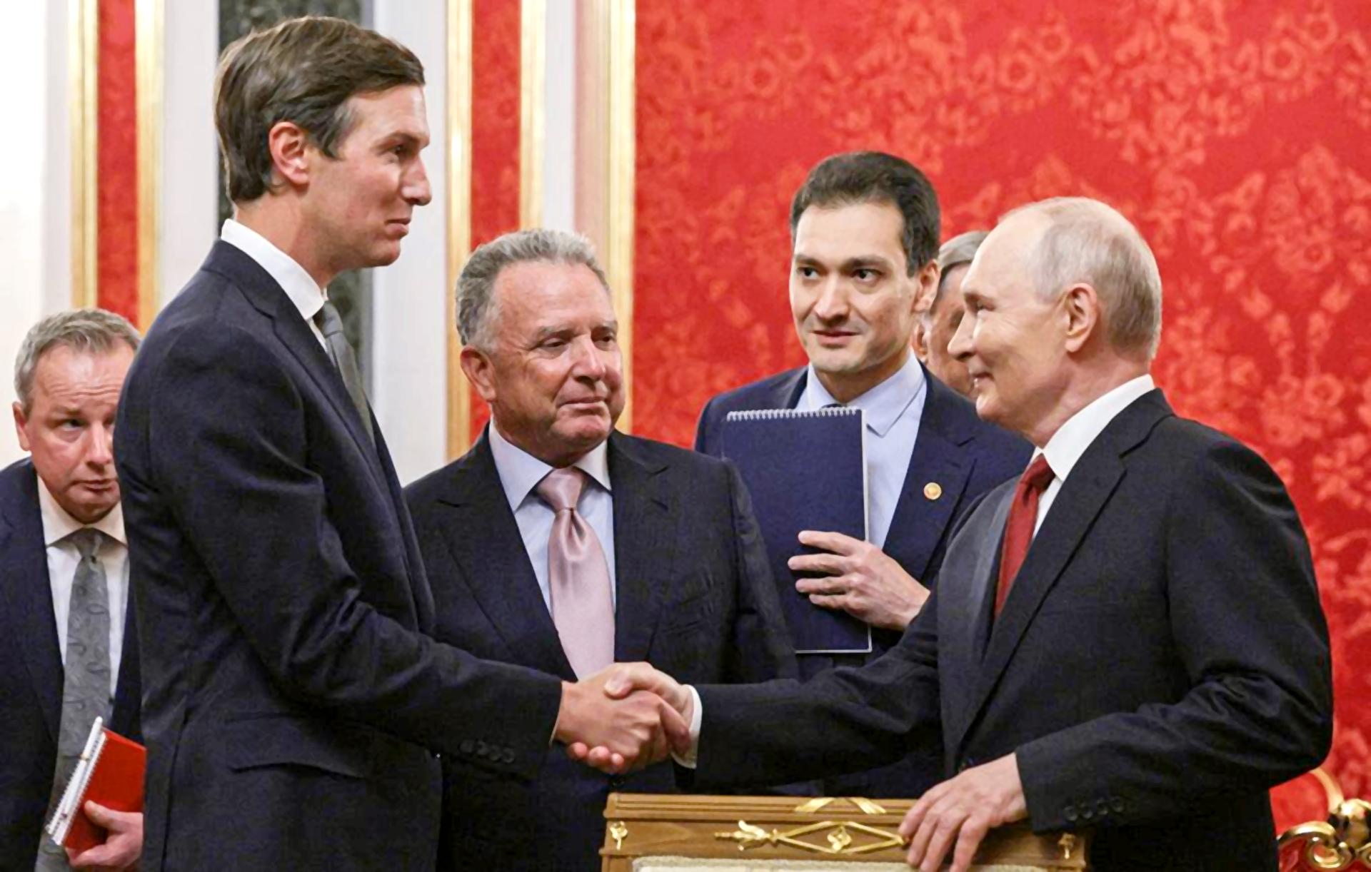 Nga: Mỹ ngừng hỗ trợ Ukraine có thể giúp nhanh chóng chấm dứt chiến sự - Ảnh 2.